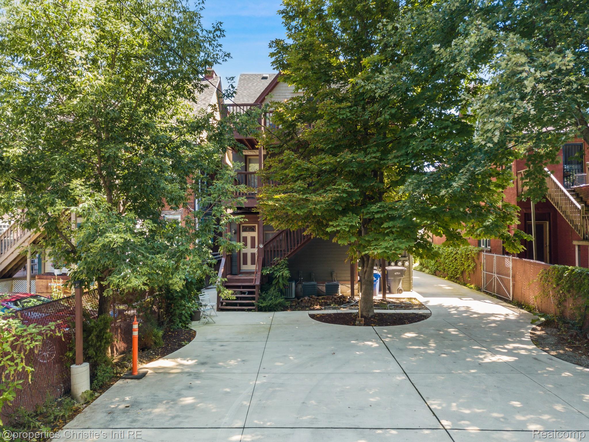 4751 Trumbull Street