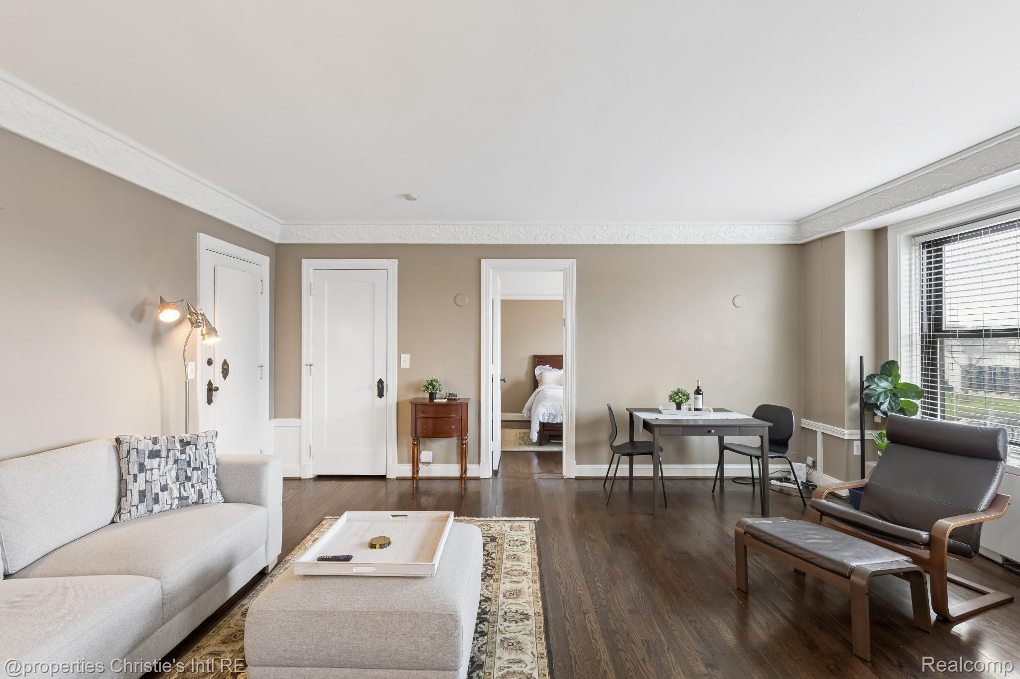 15 E Kirby Street 420