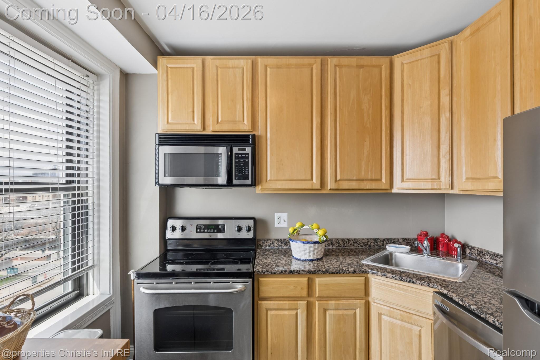 15 E Kirby Street 420