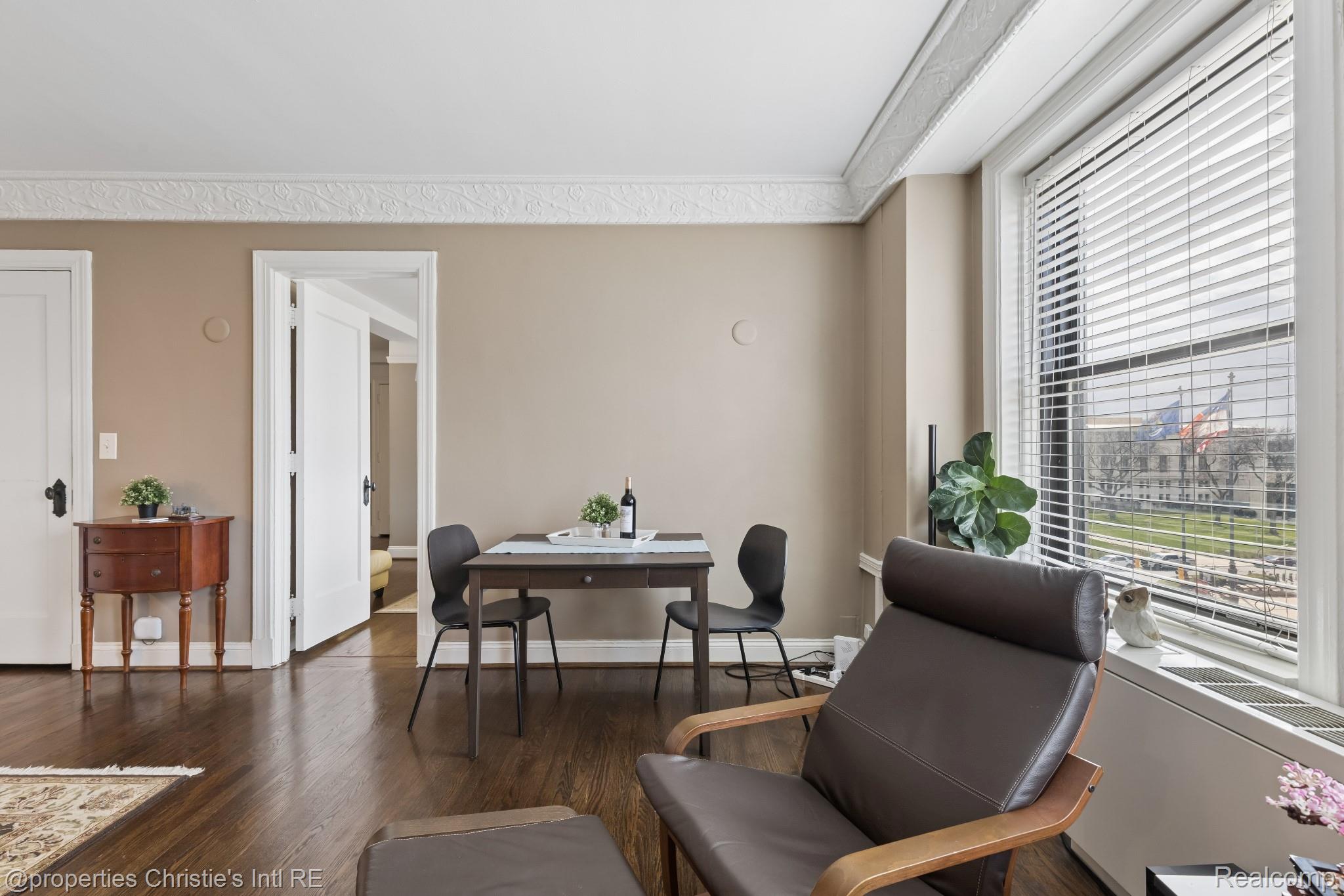 15 E Kirby Street 420