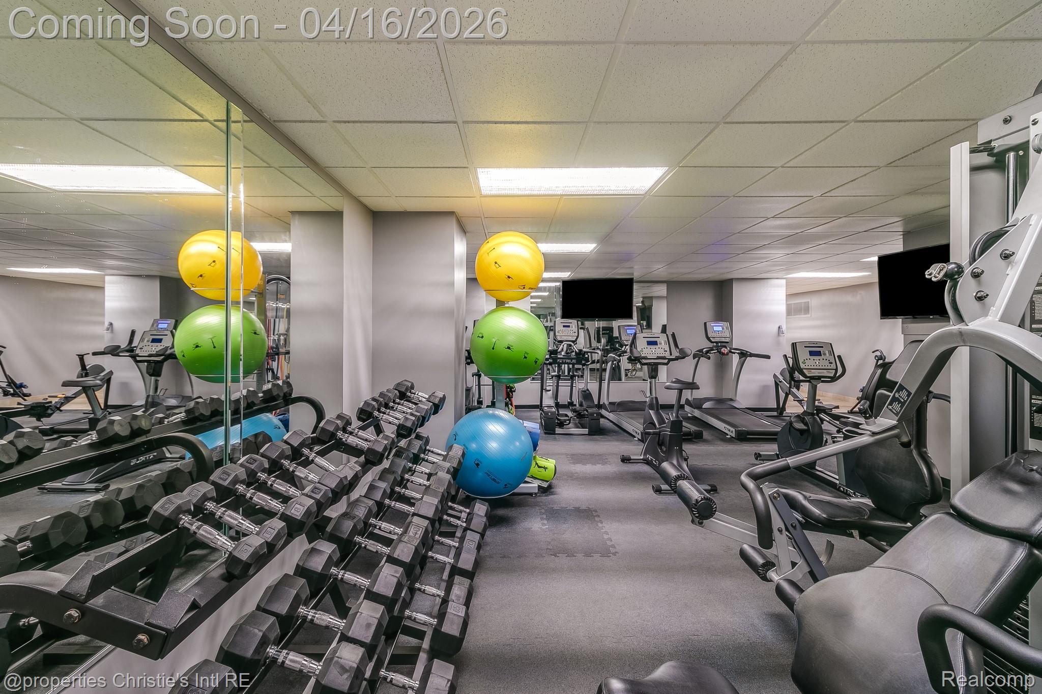 15 E Kirby Street 420