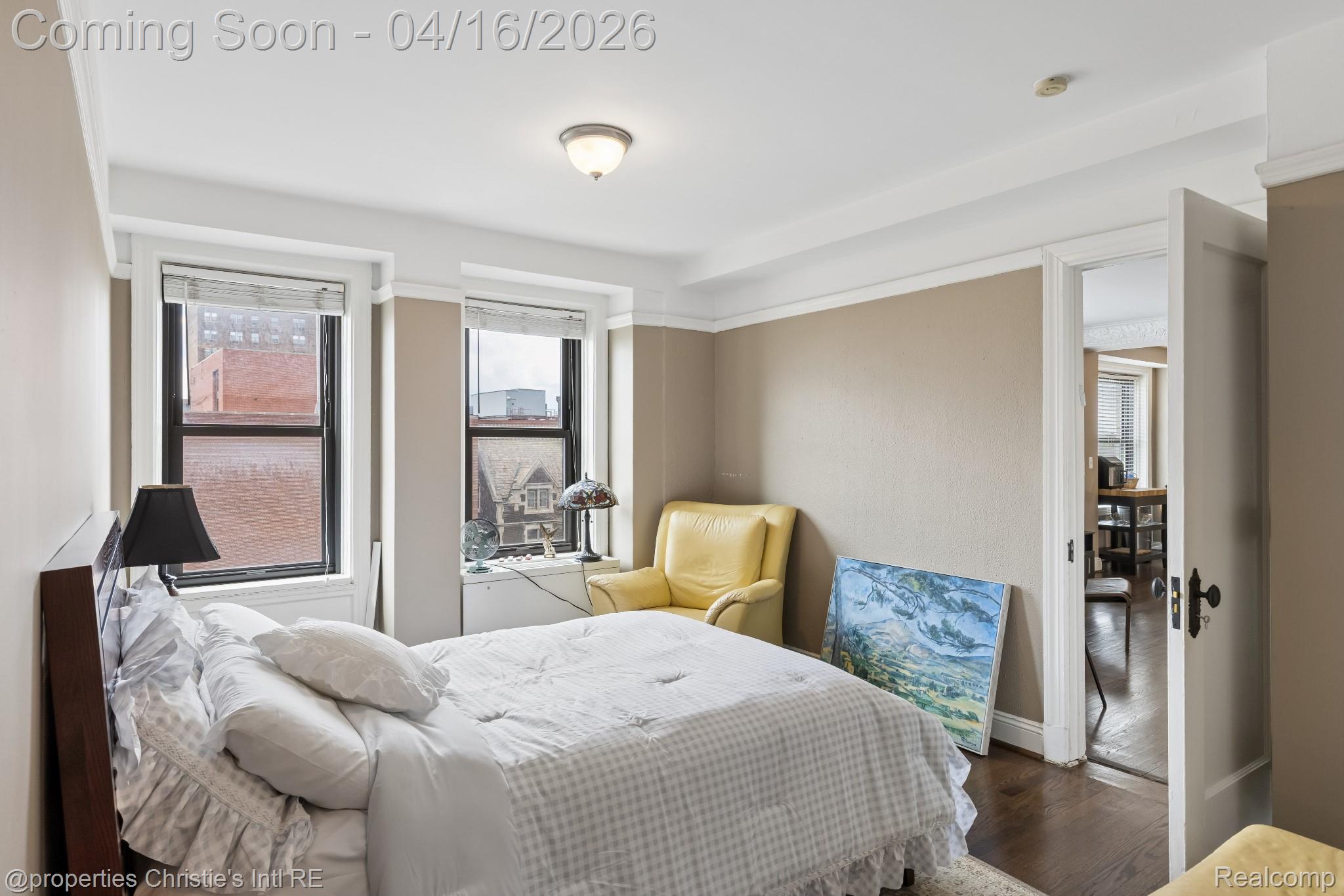 15 E Kirby Street 420