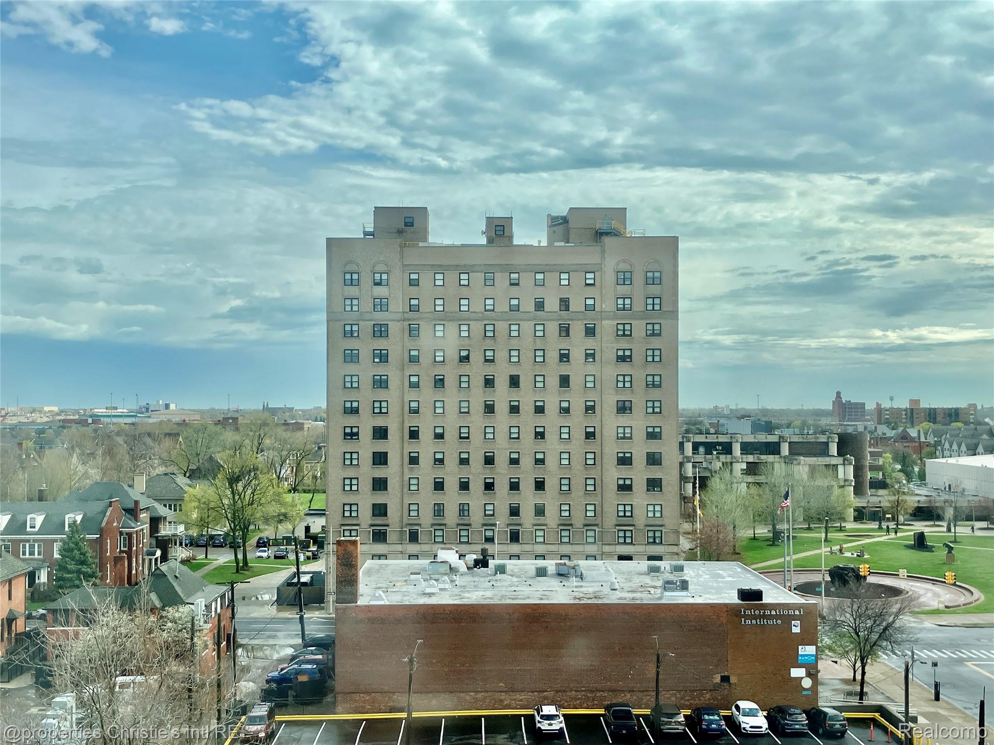 15 E Kirby Street 731