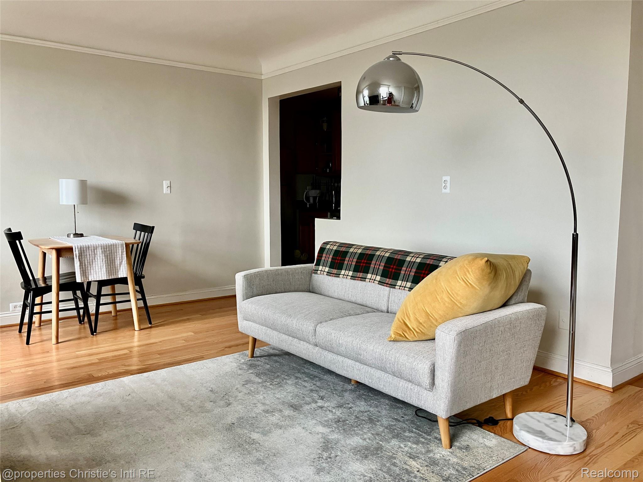 15 E Kirby Street 731