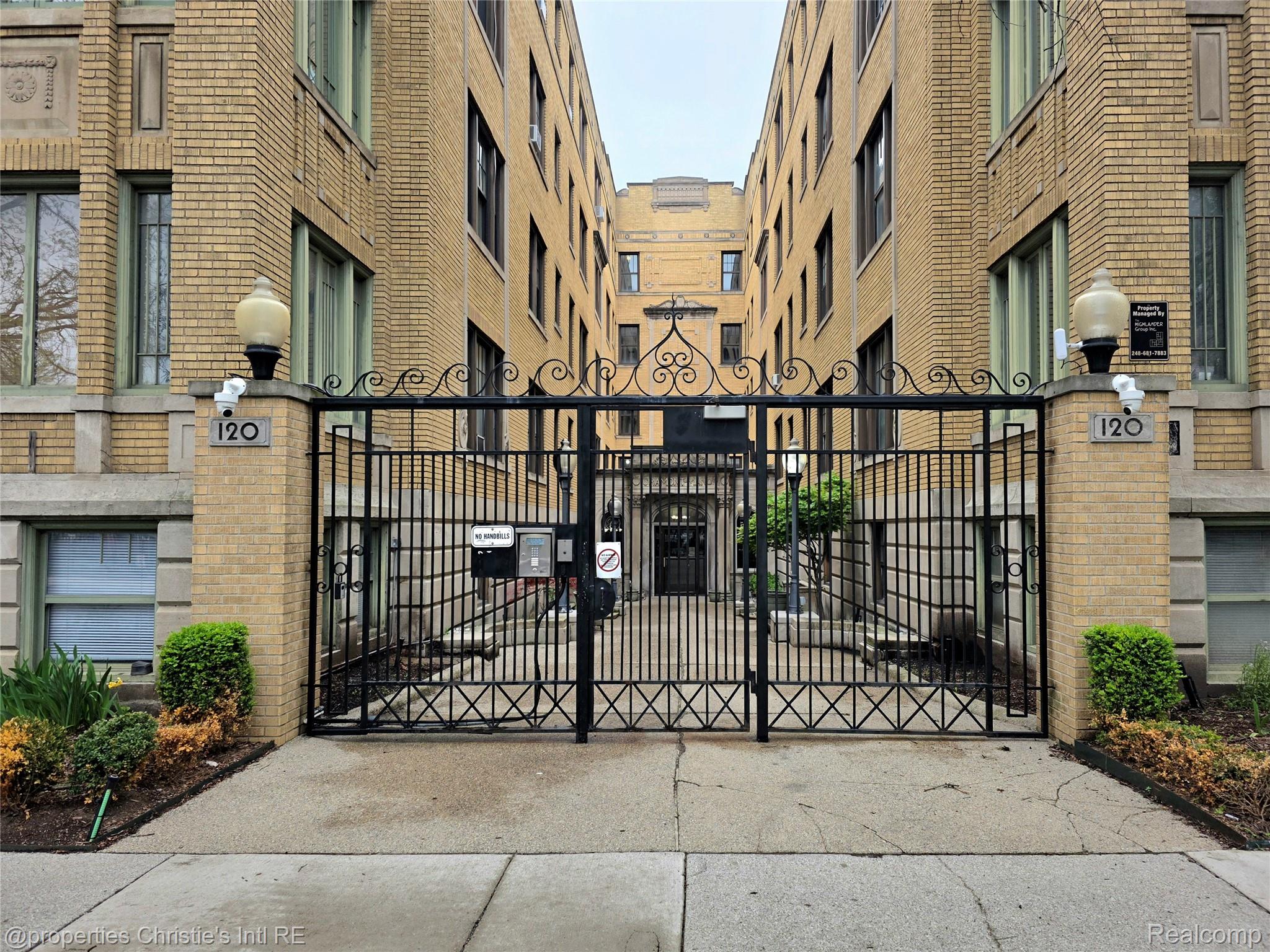 120 SEWARD Street 17-203