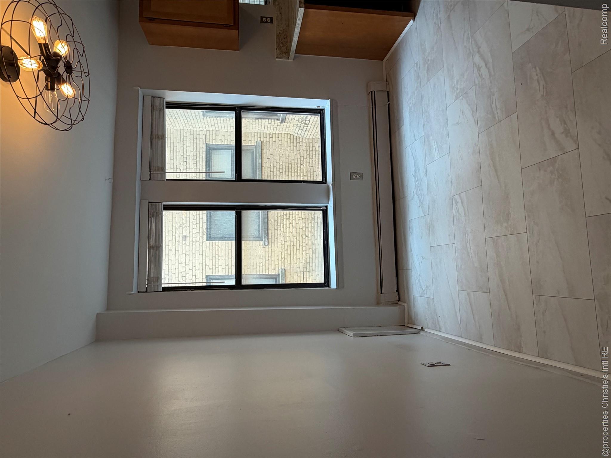 120 SEWARD Street 17-203