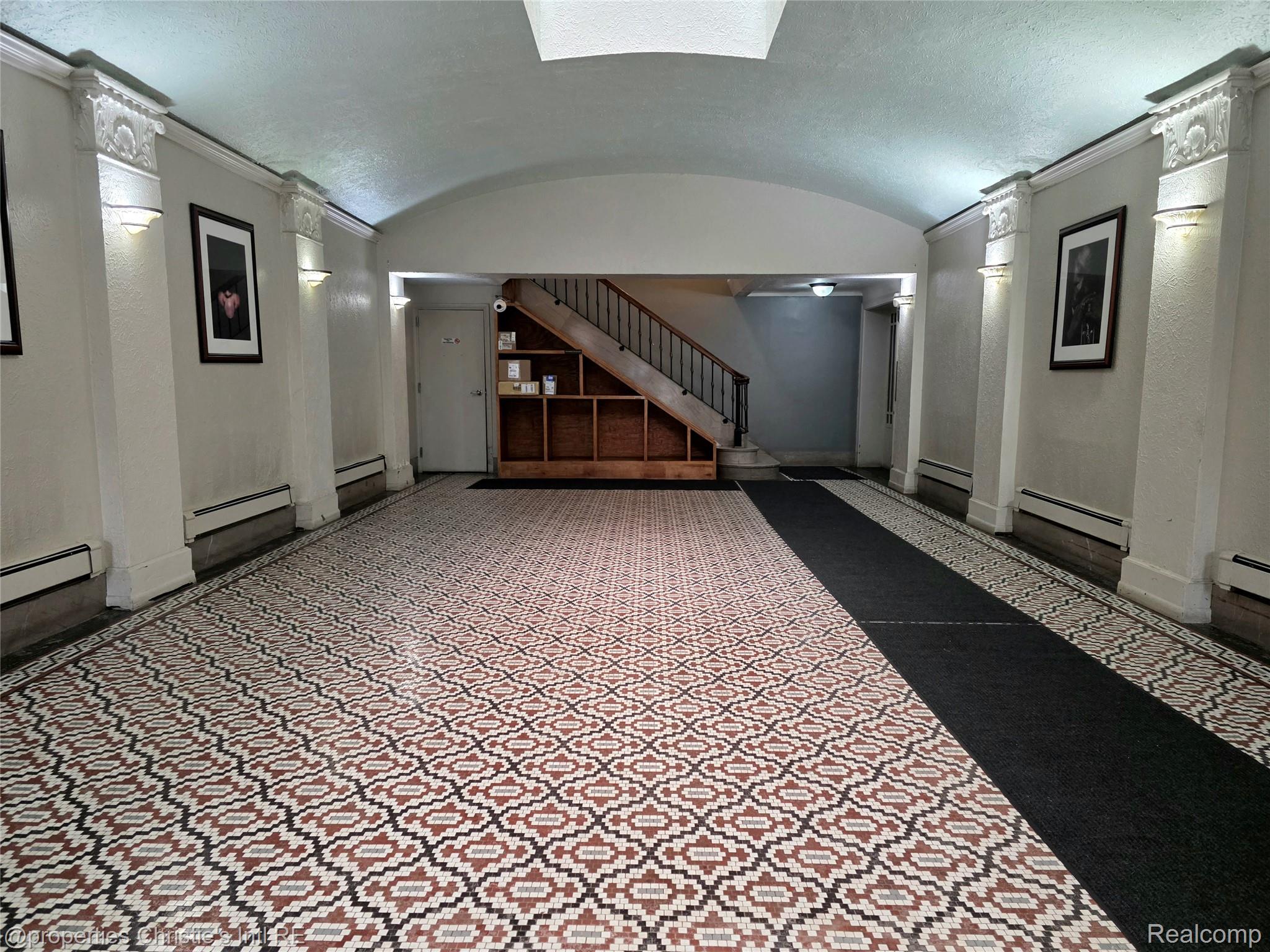 120 SEWARD Street 17-203