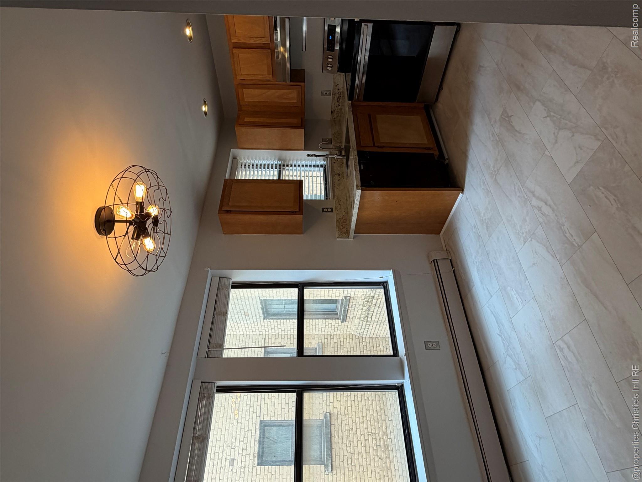 120 SEWARD Street 17-203