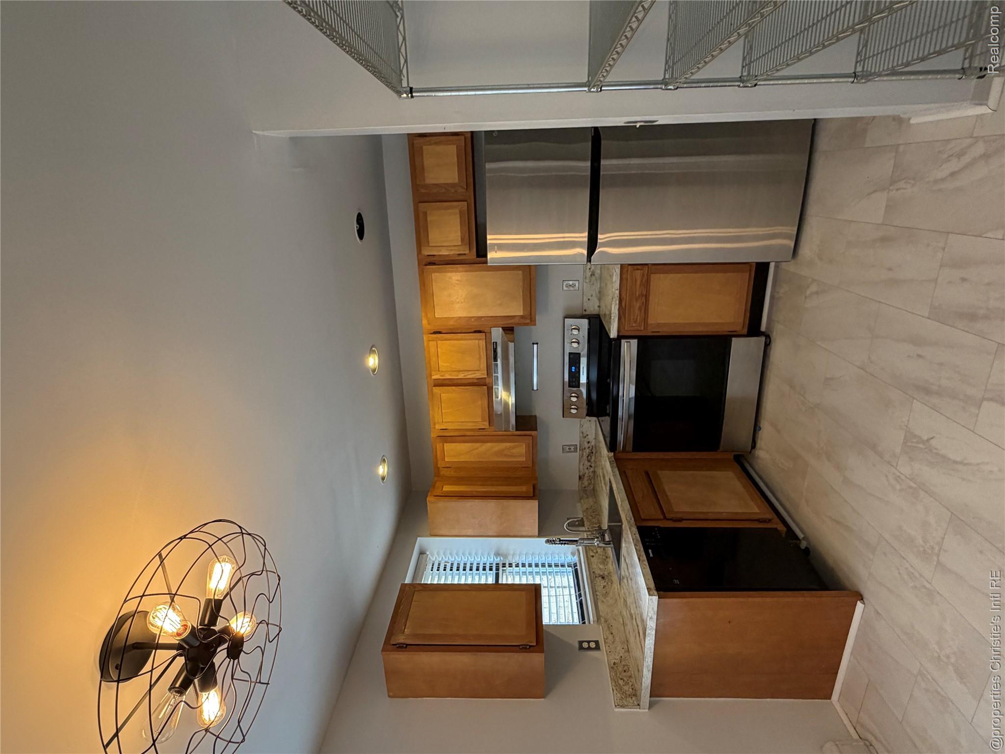 120 SEWARD Street 17-203