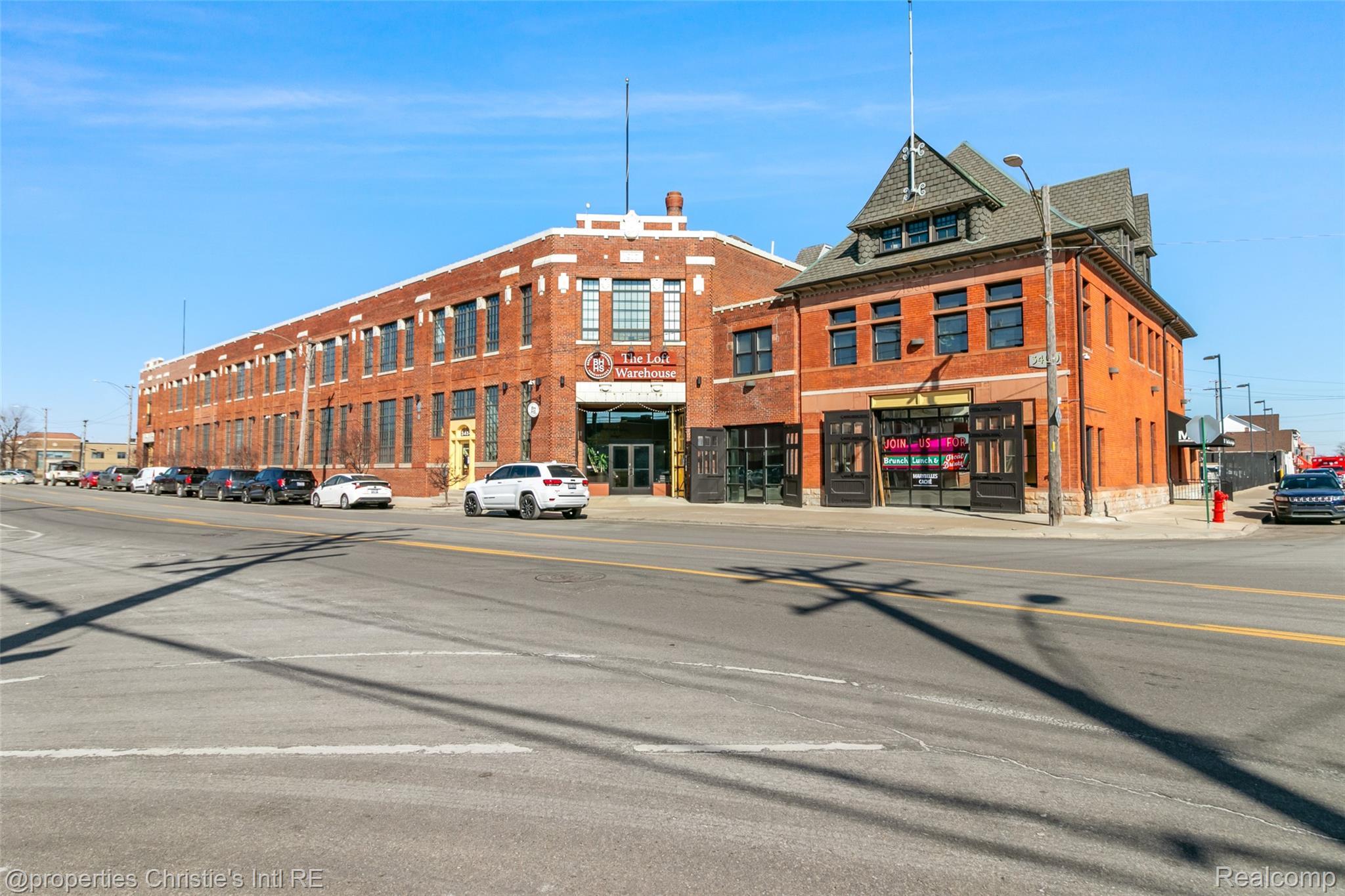 3434 RUSSELL Street 27-207