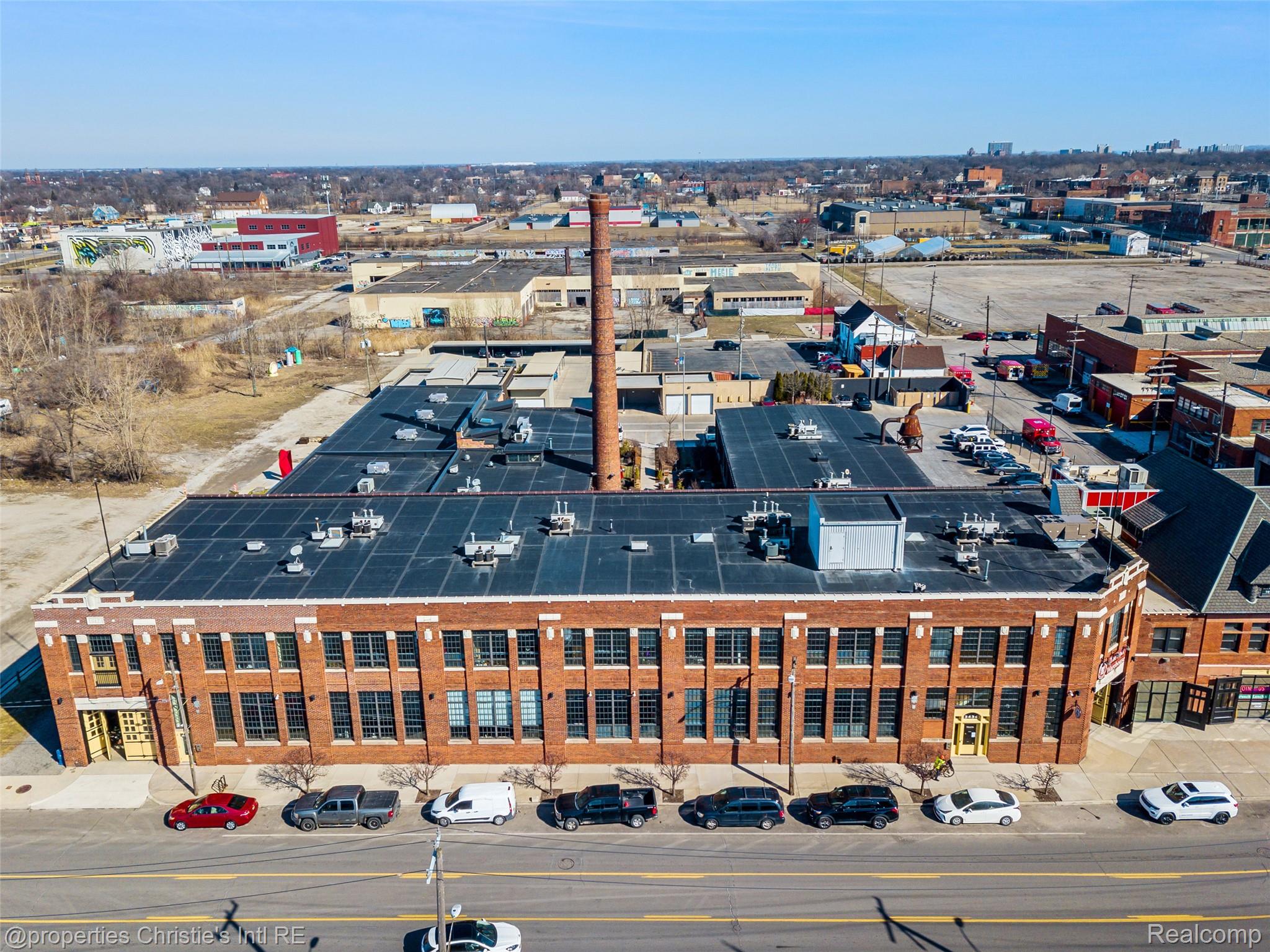 3434 RUSSELL Street 27-207