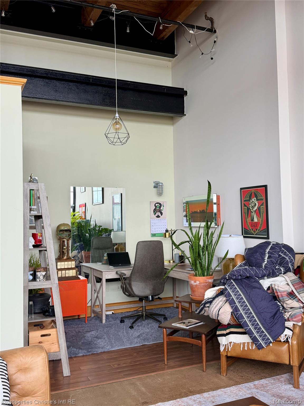 3434 RUSSELL Street 27-207