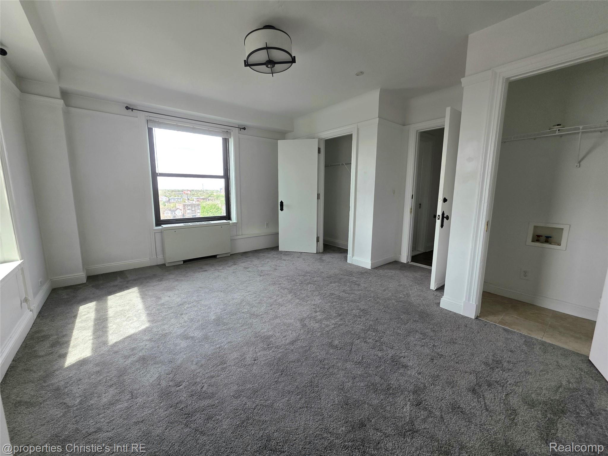 15 E KIRBY Street 829