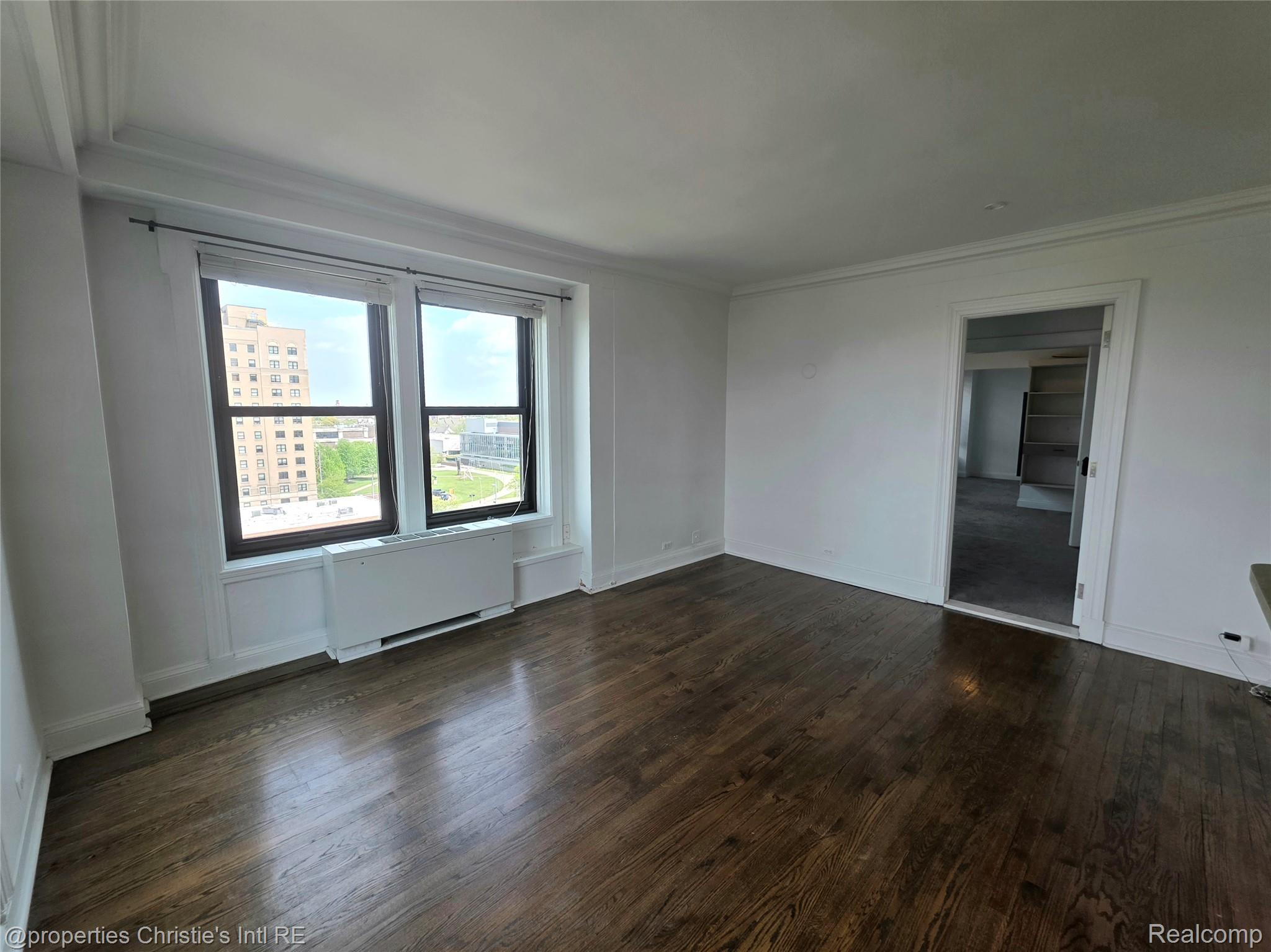 15 E KIRBY Street 829