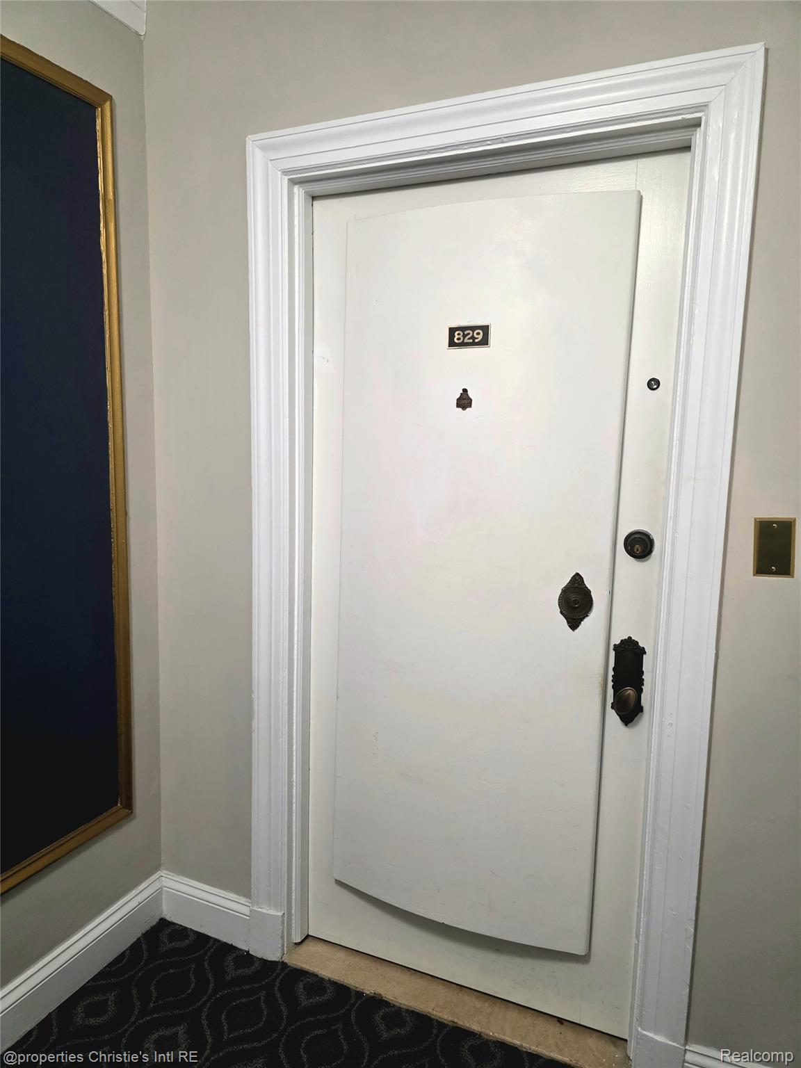 15 E KIRBY Street 829