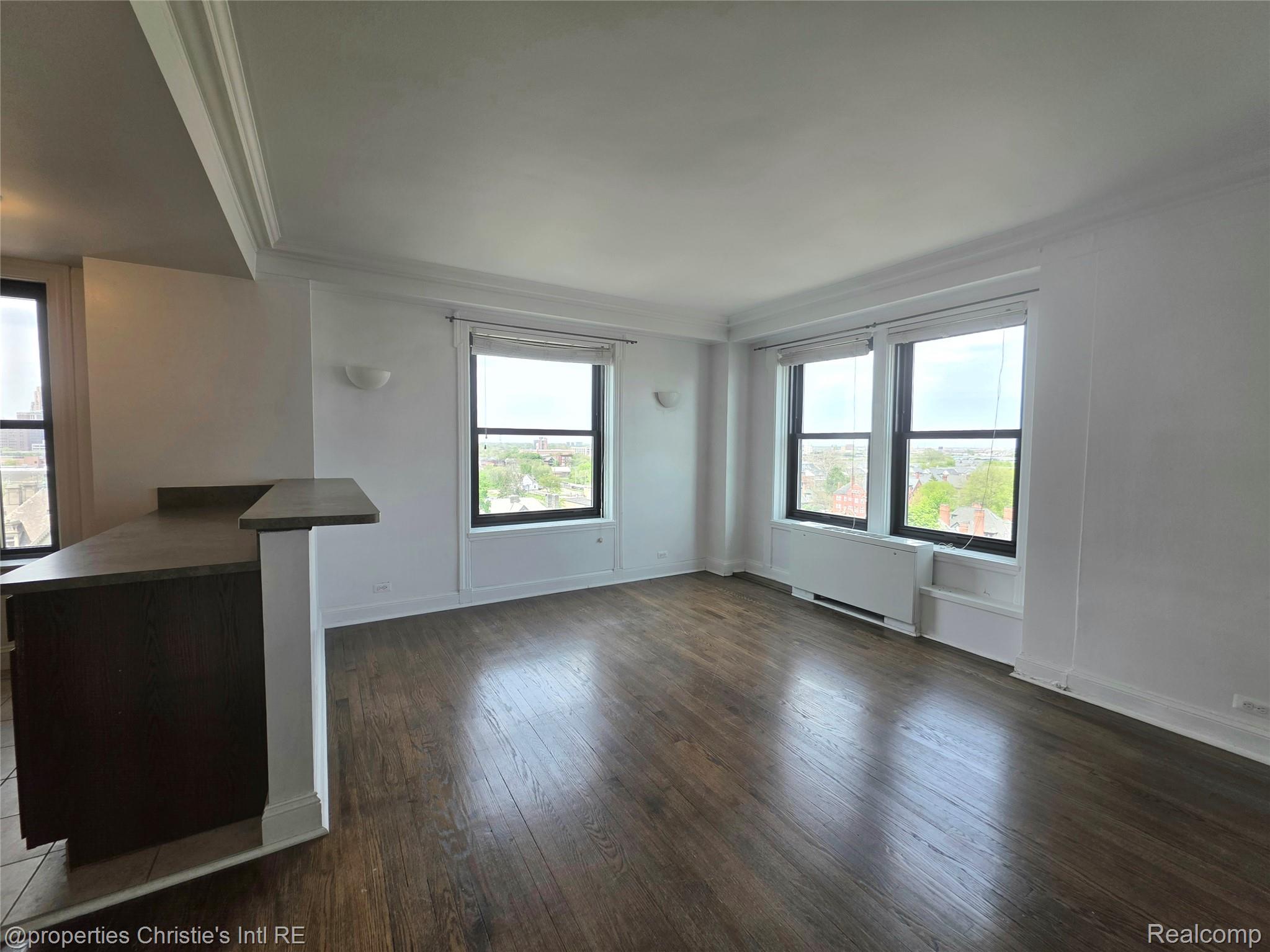 15 E KIRBY Street 829