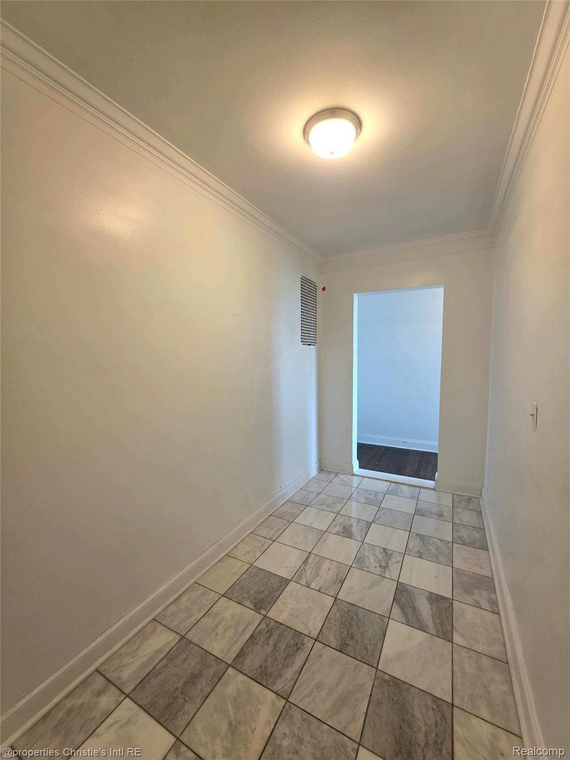 15 E KIRBY Street 829