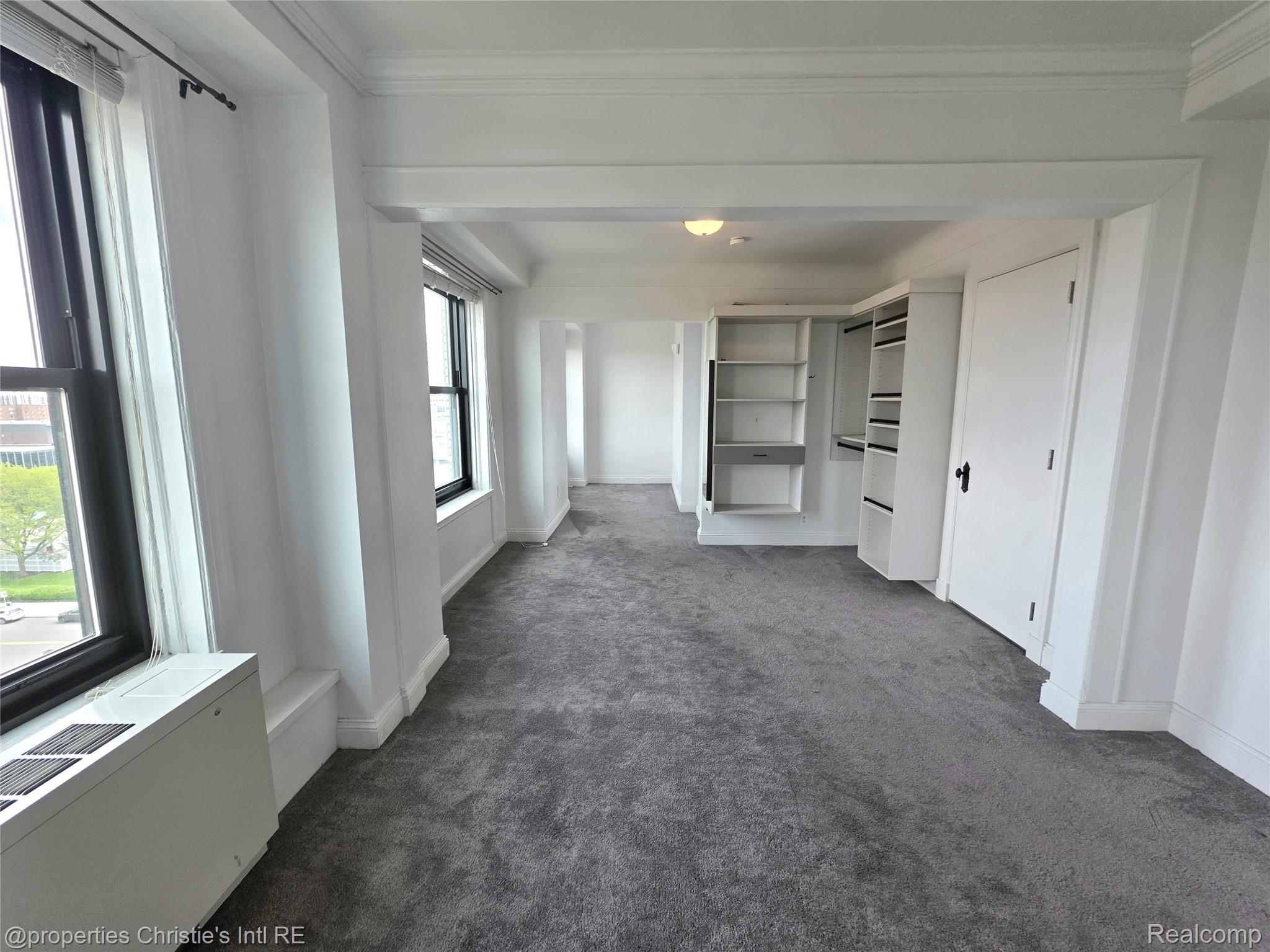 15 E KIRBY Street 829