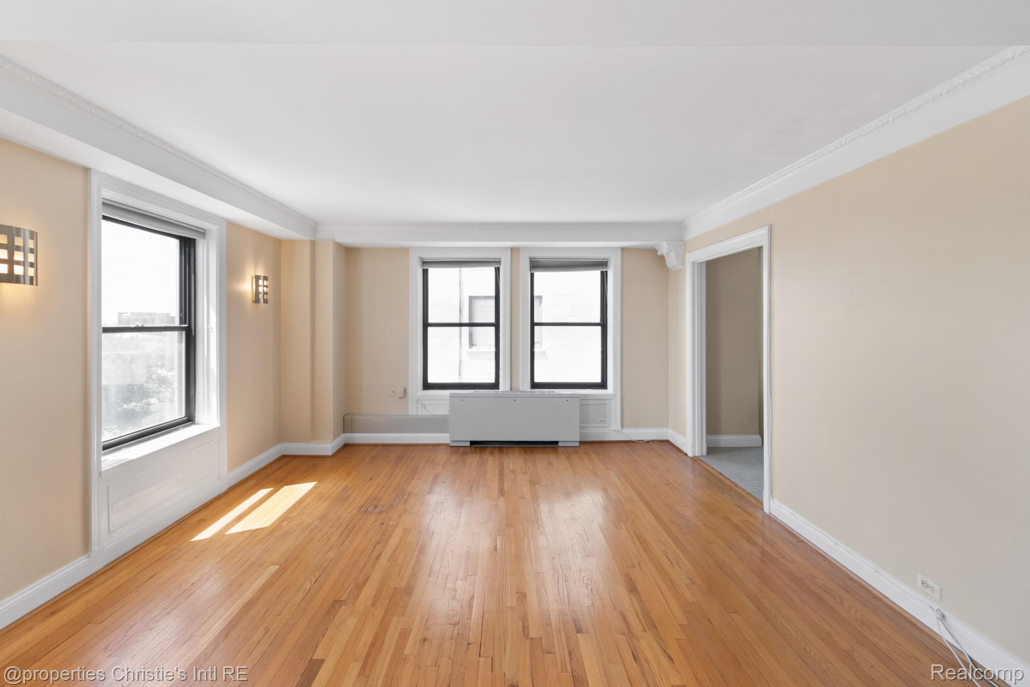 15 E Kirby Street 811