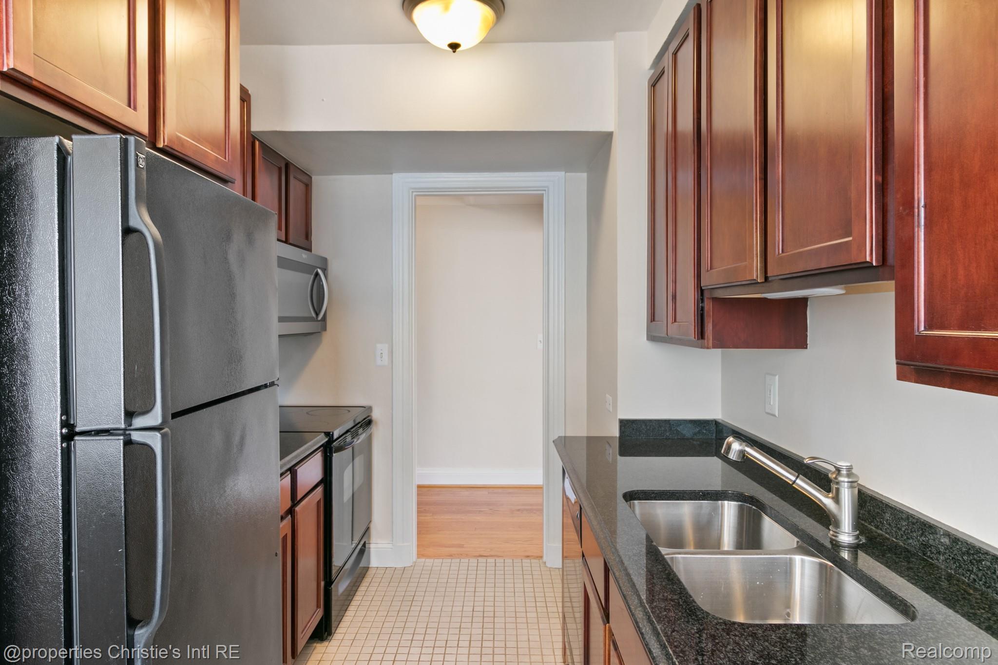 15 E Kirby Street 811
