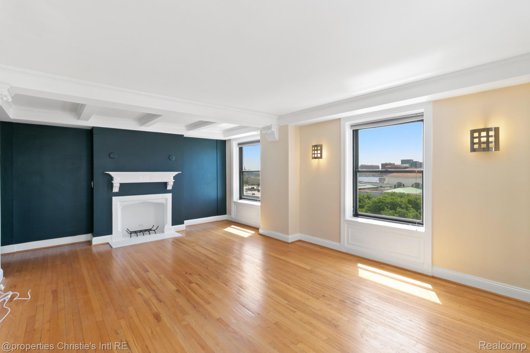 15 E Kirby Street 811