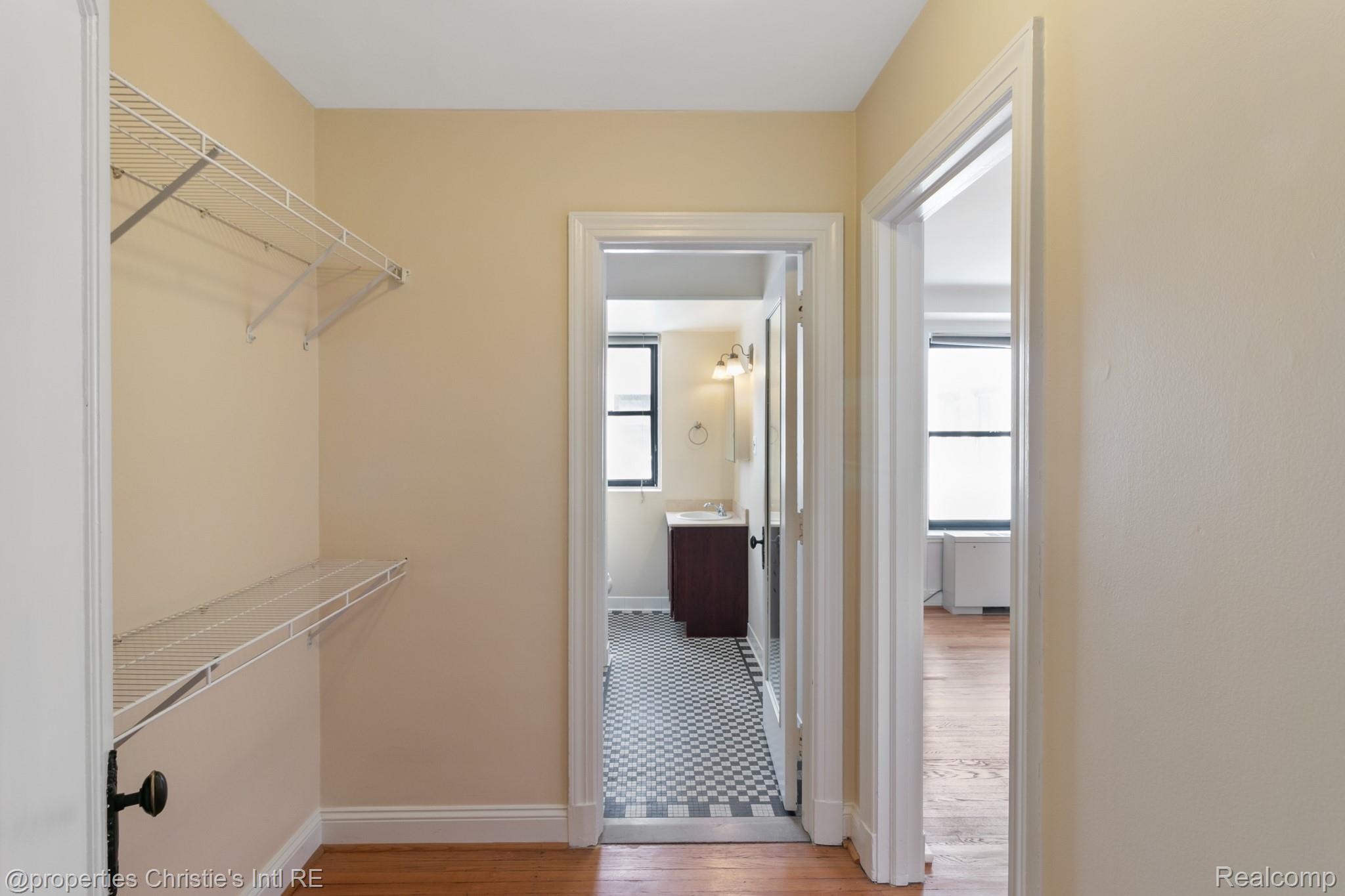 15 E Kirby Street 811