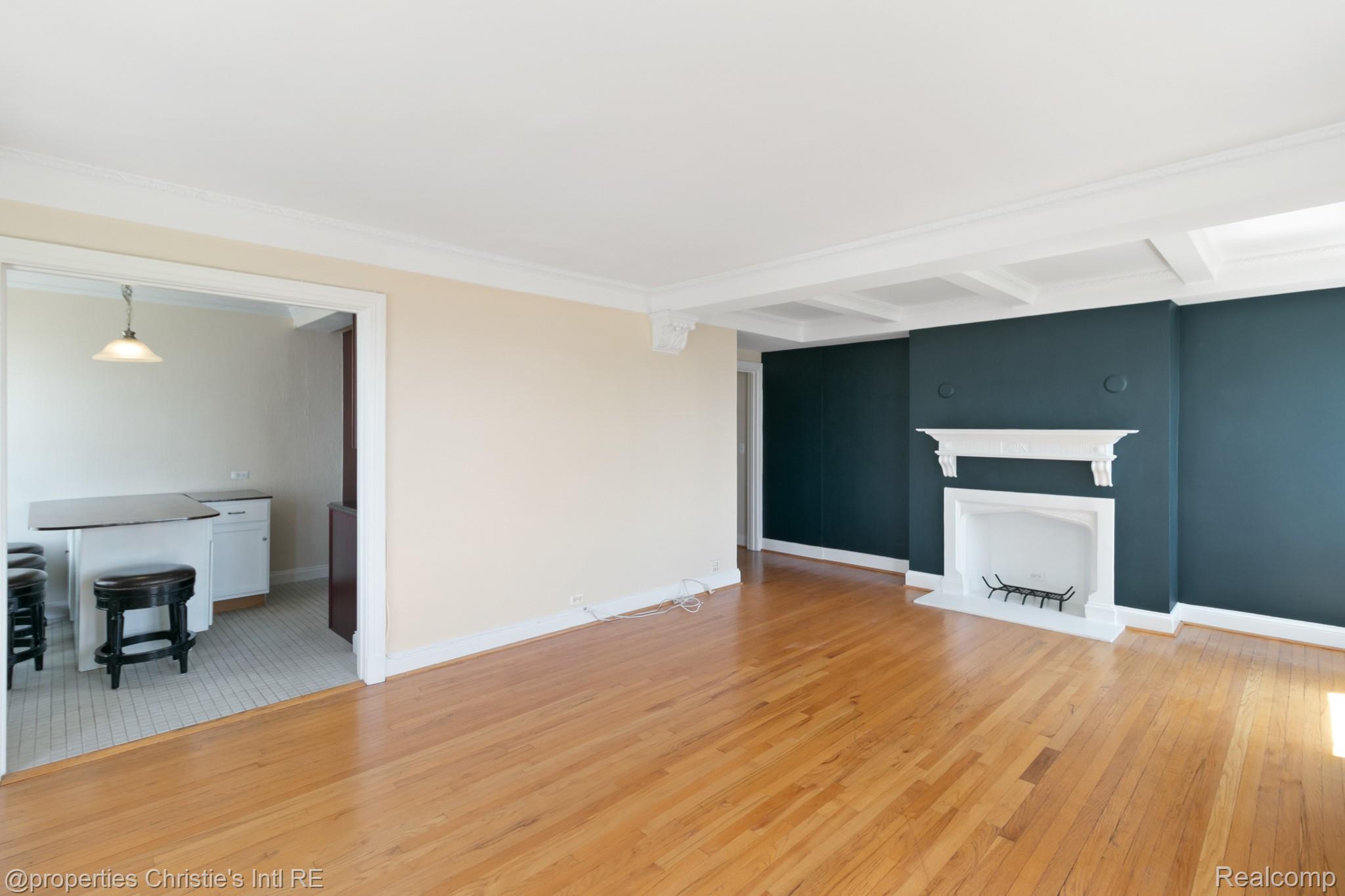 15 E Kirby Street 811
