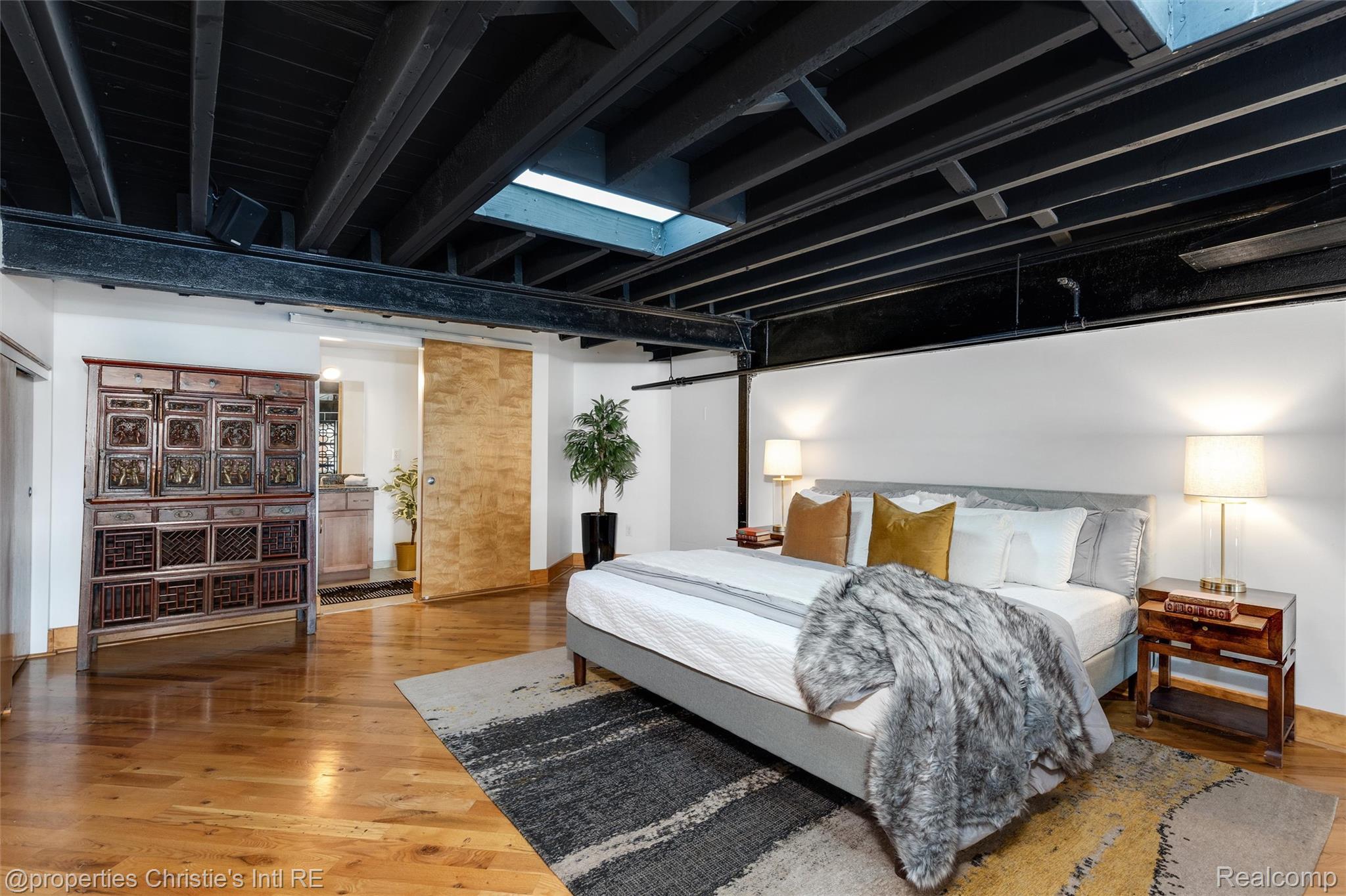 2003 Brooklyn Street 29/403