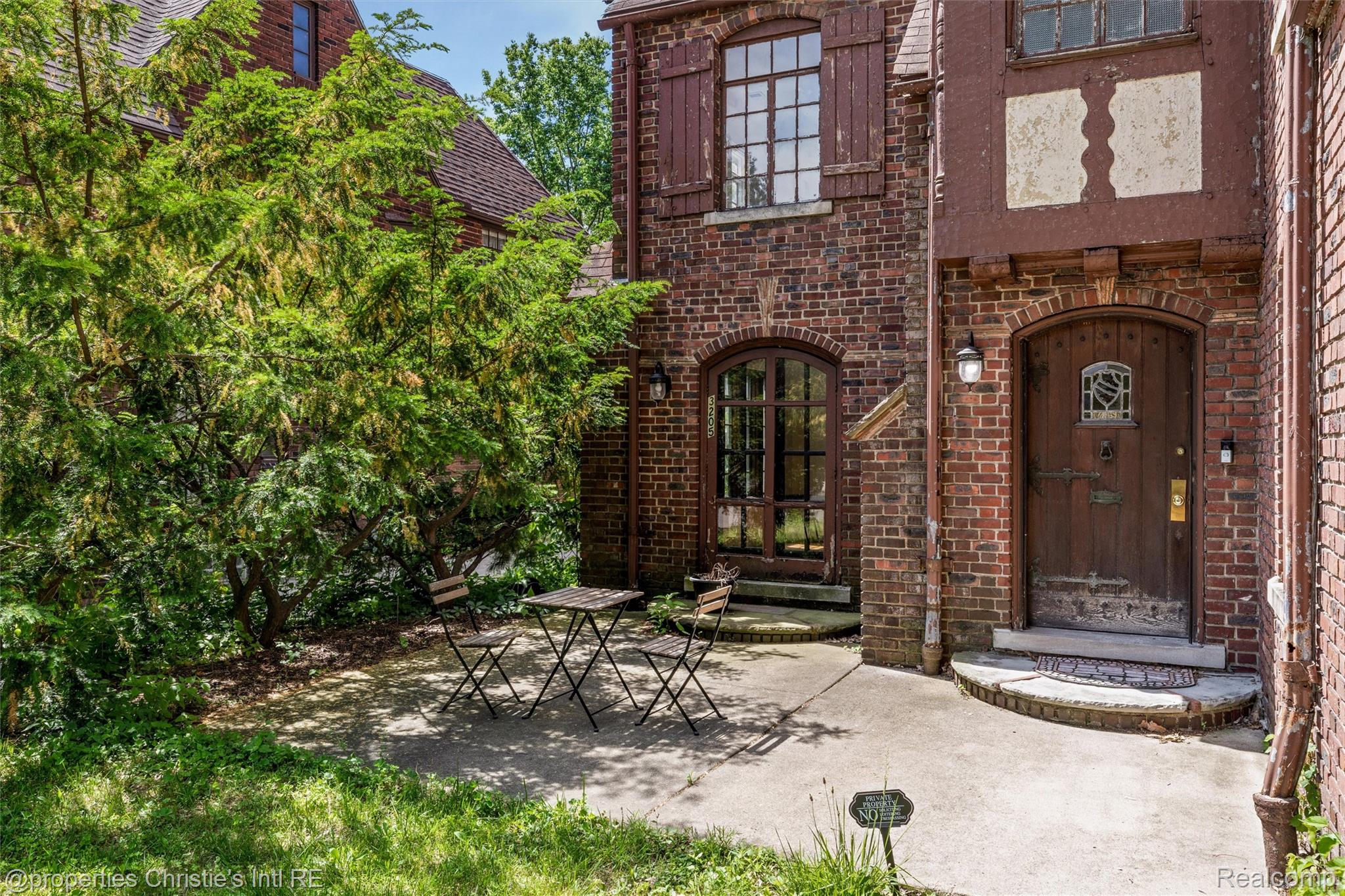3205 Sherbourne Road
