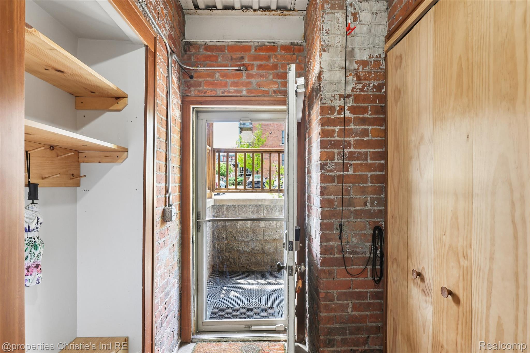 112 Watson Street 22