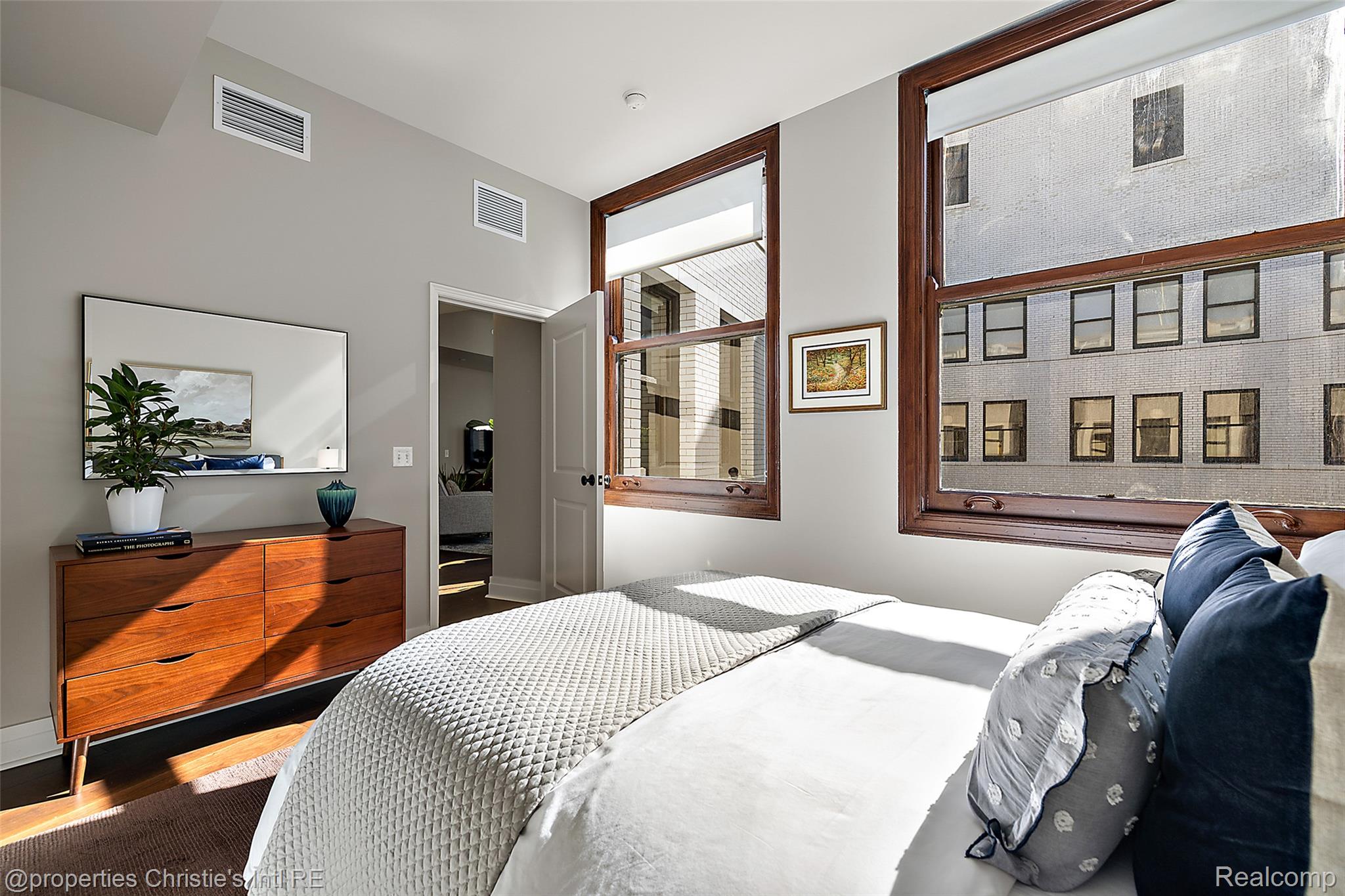 1 Park Avenue Unit: 1502
