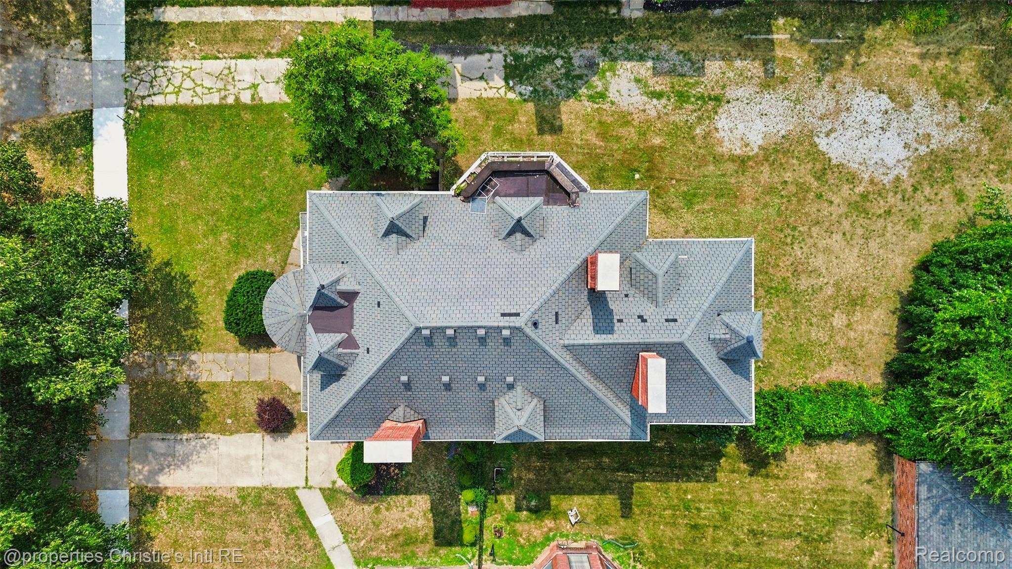 255 E Ferry Street