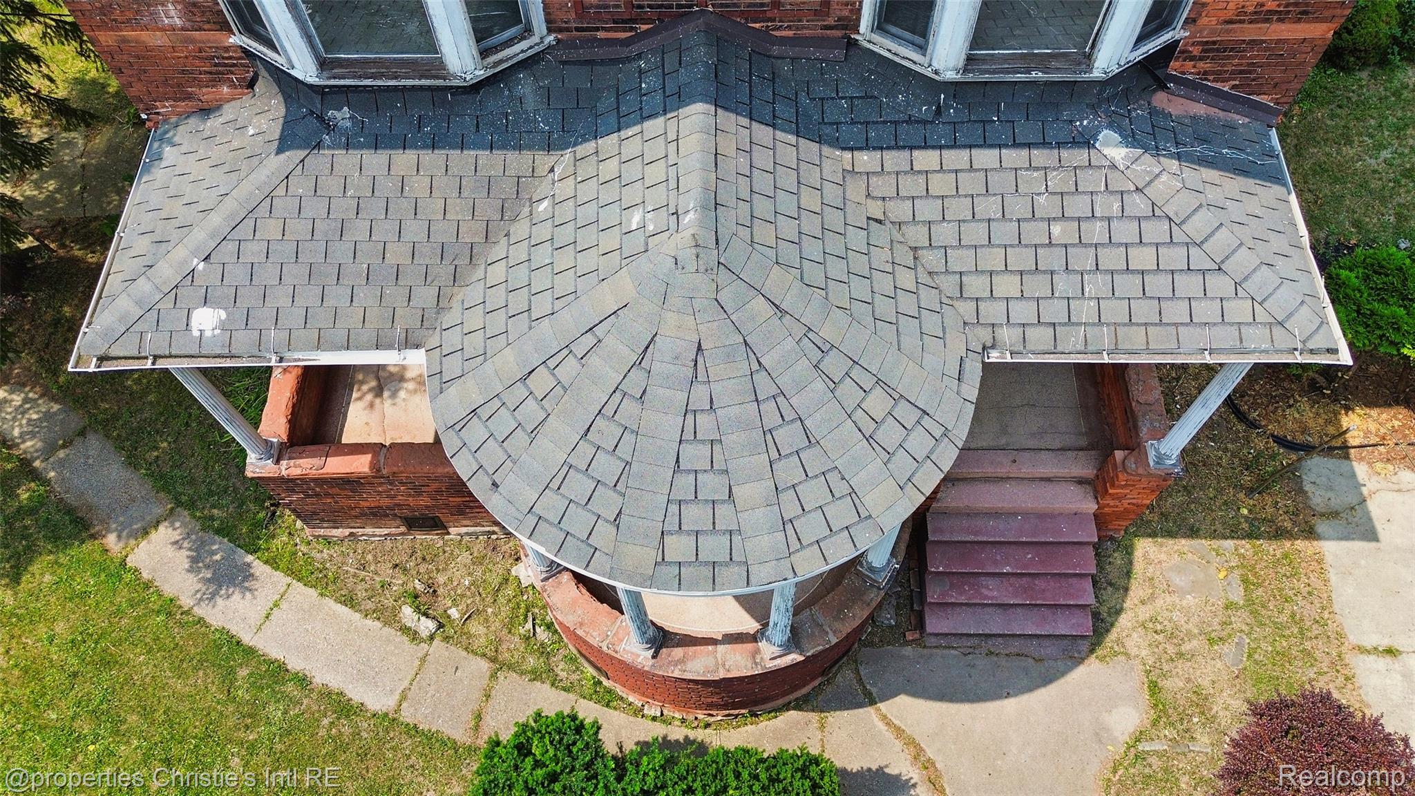 255 E Ferry Street