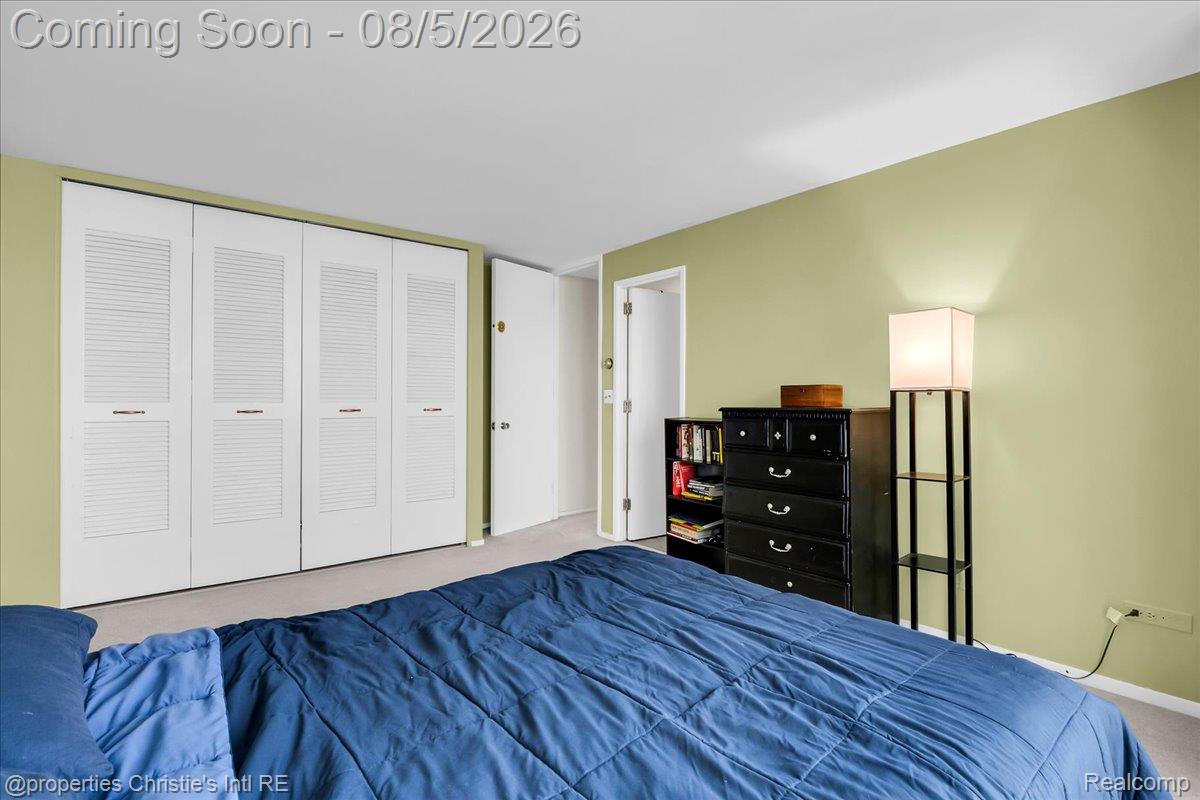 8200 E Jefferson Avenue
