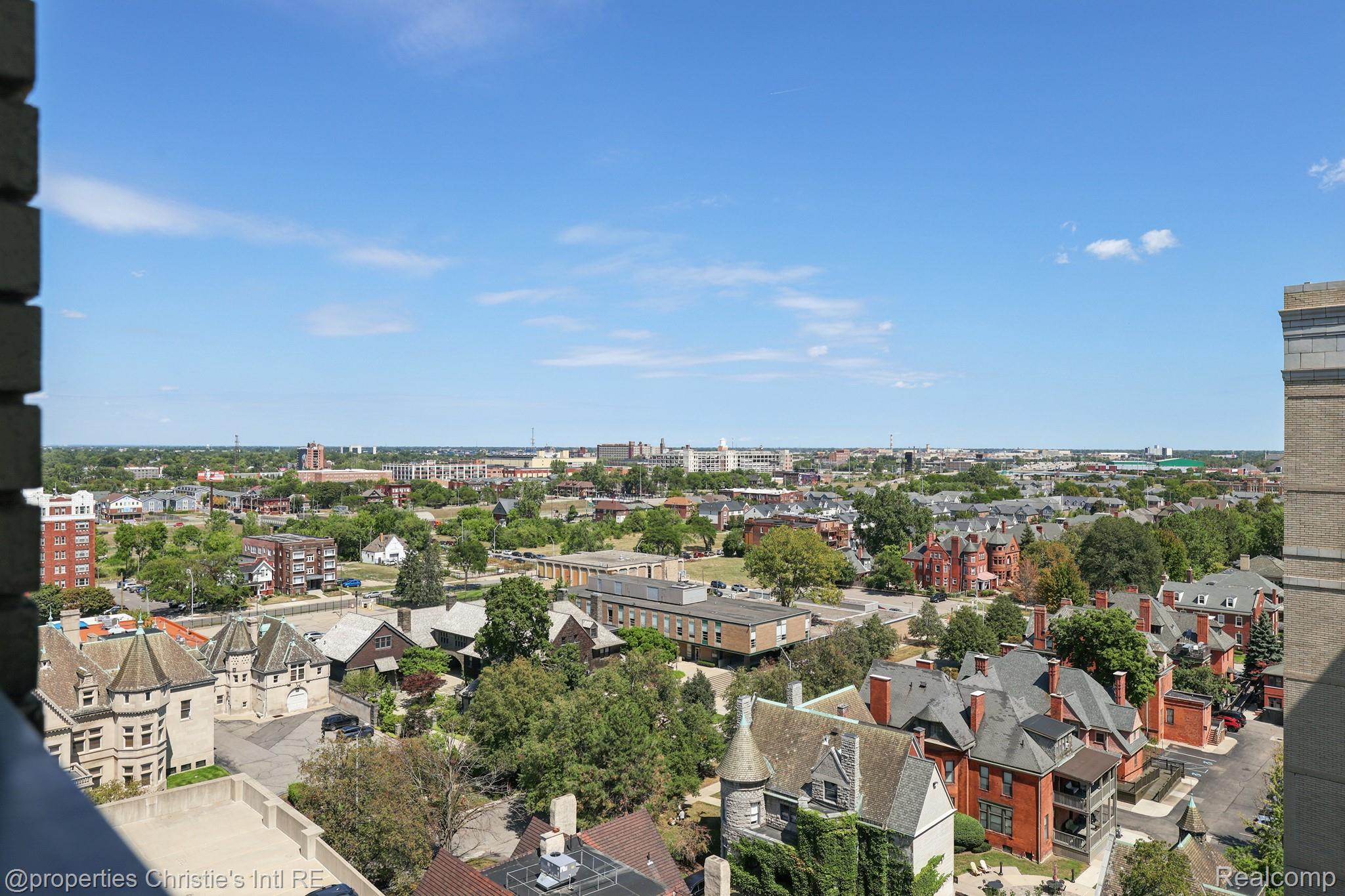 15 E Kirby Street Unit: 1223