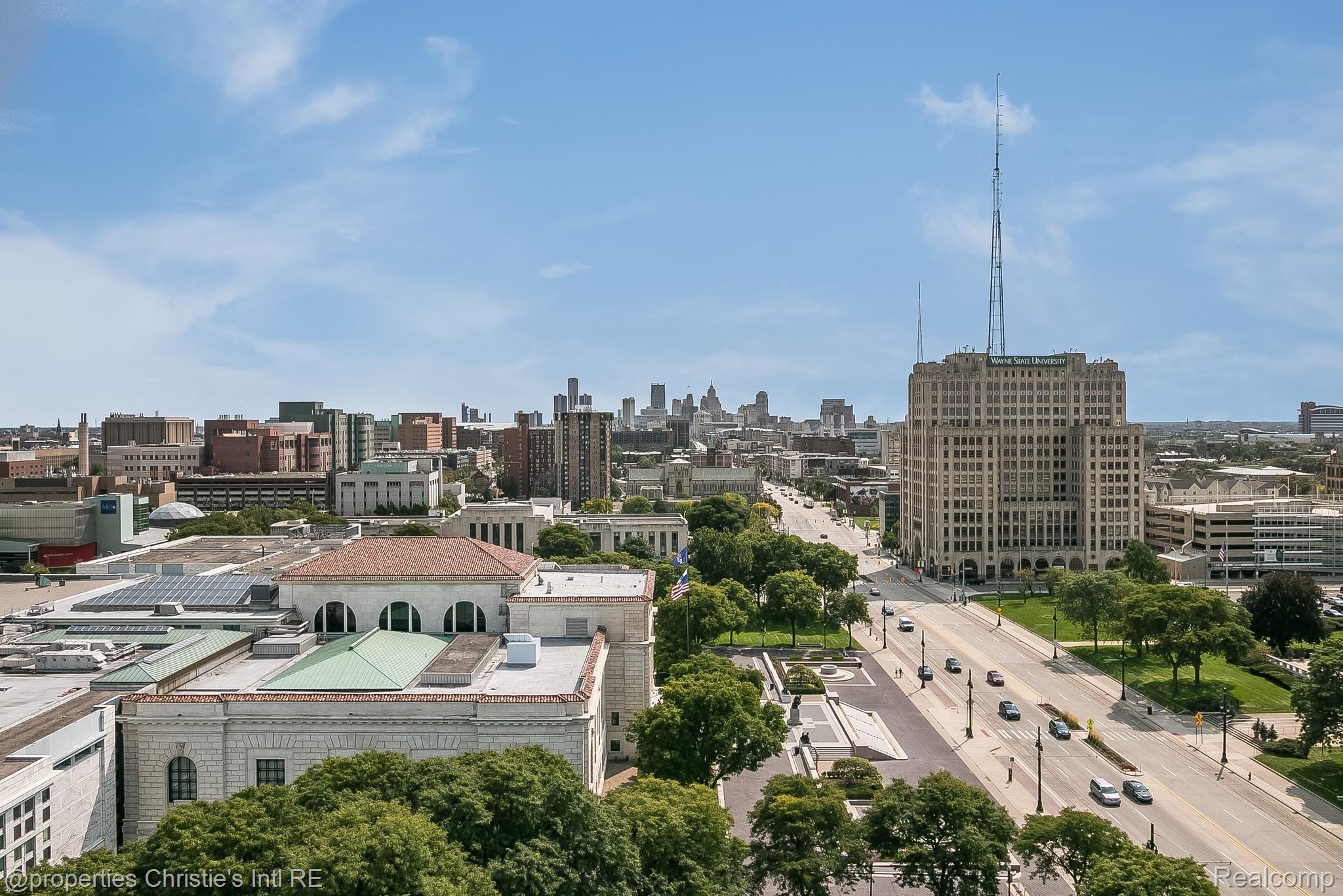 15 E Kirby Street Unit: 1223