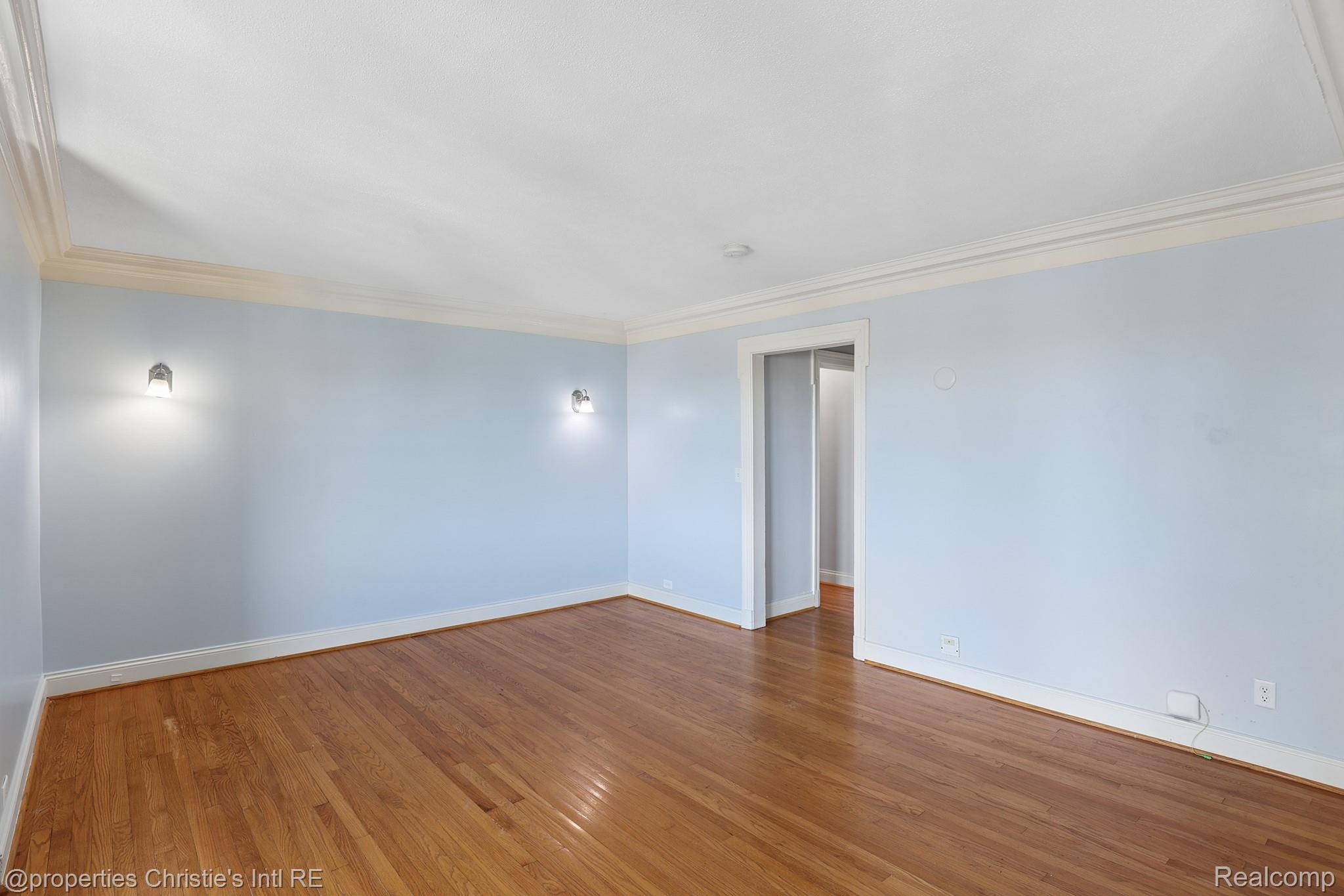 15 E Kirby Street Unit: 1223