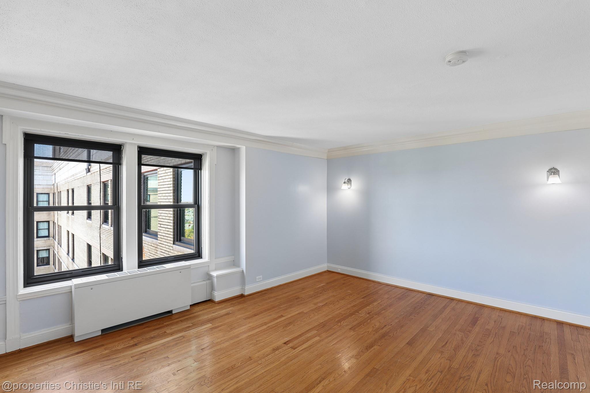 15 E Kirby Street Unit: 1223