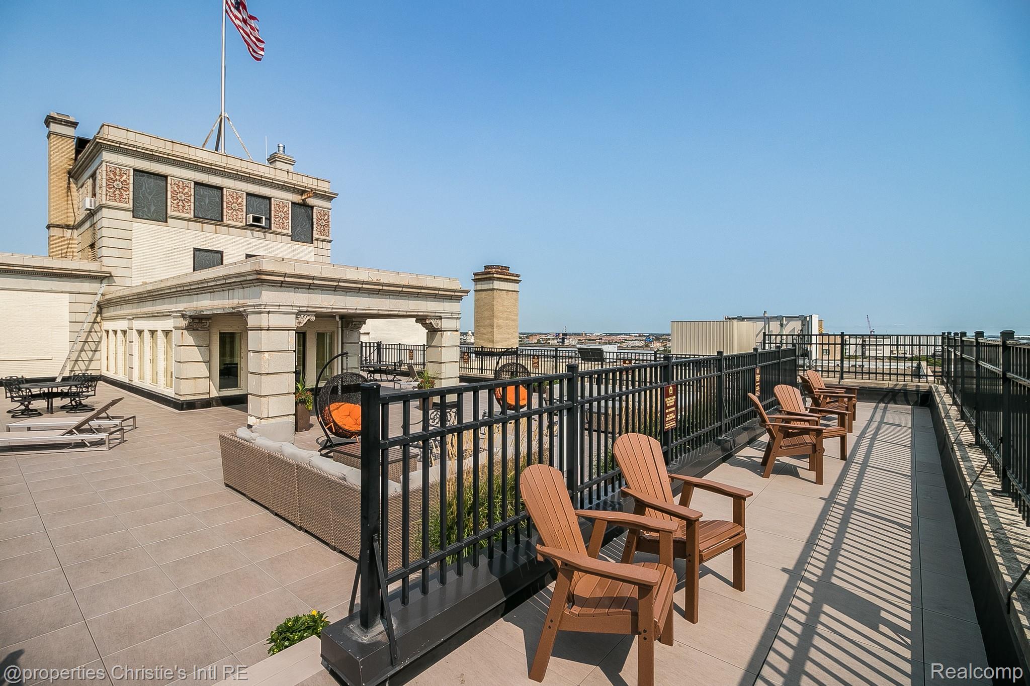 15 E Kirby Street Unit: 1223