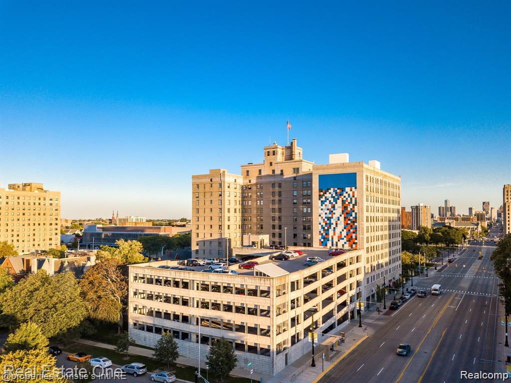 15 E Kirby Street Unit: 1223