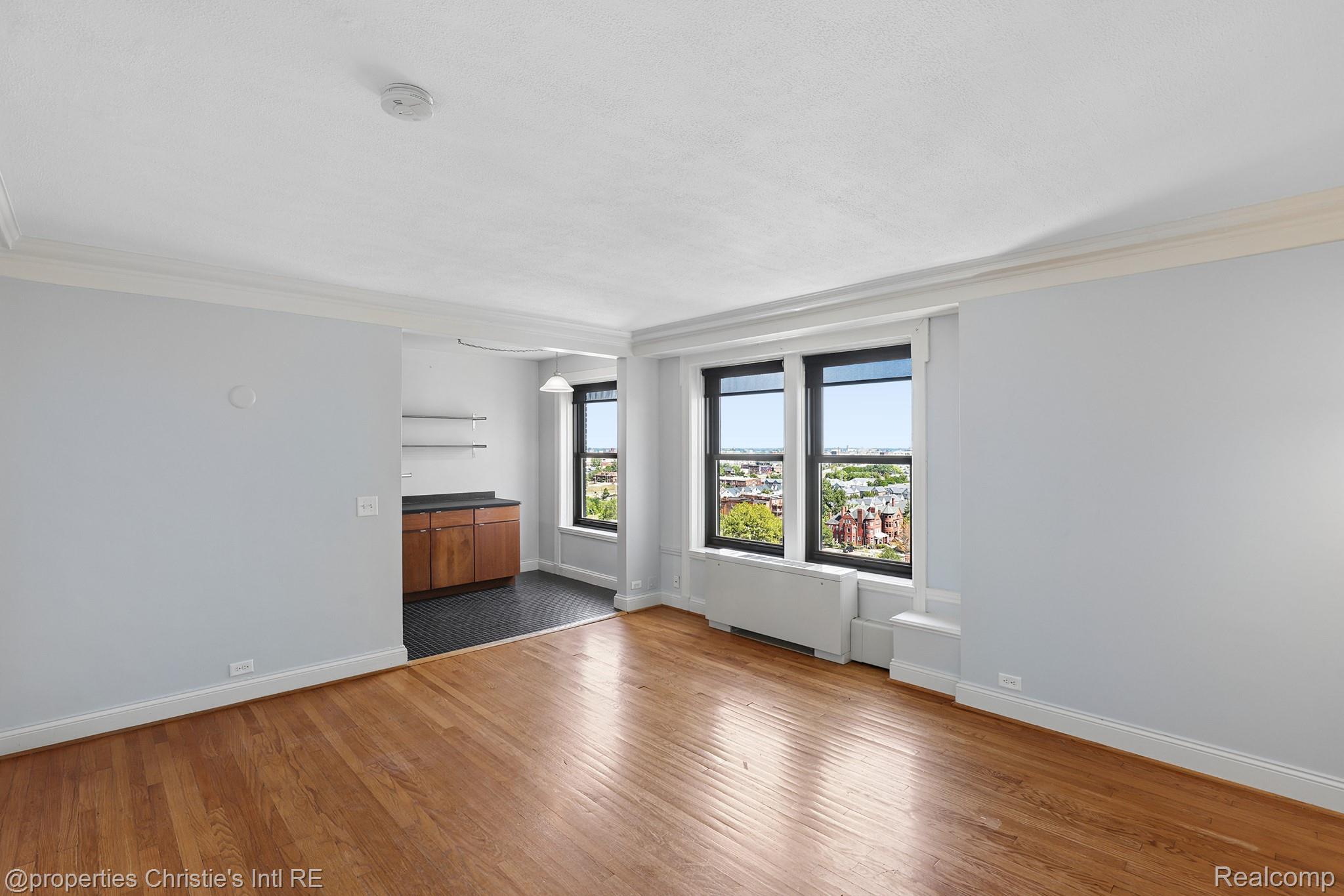 15 E Kirby Street Unit: 1223