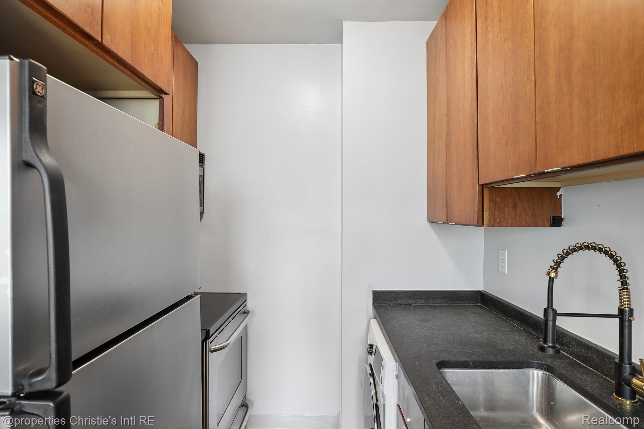 15 E Kirby Street Unit: 1223