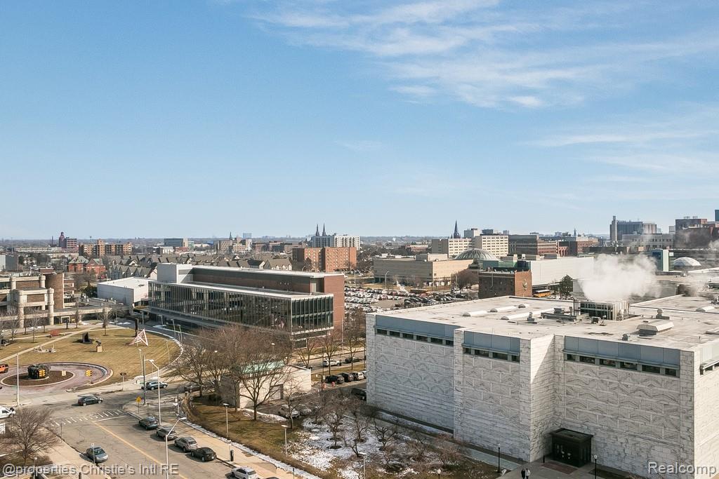 15 E Kirby Street Unit: 1107