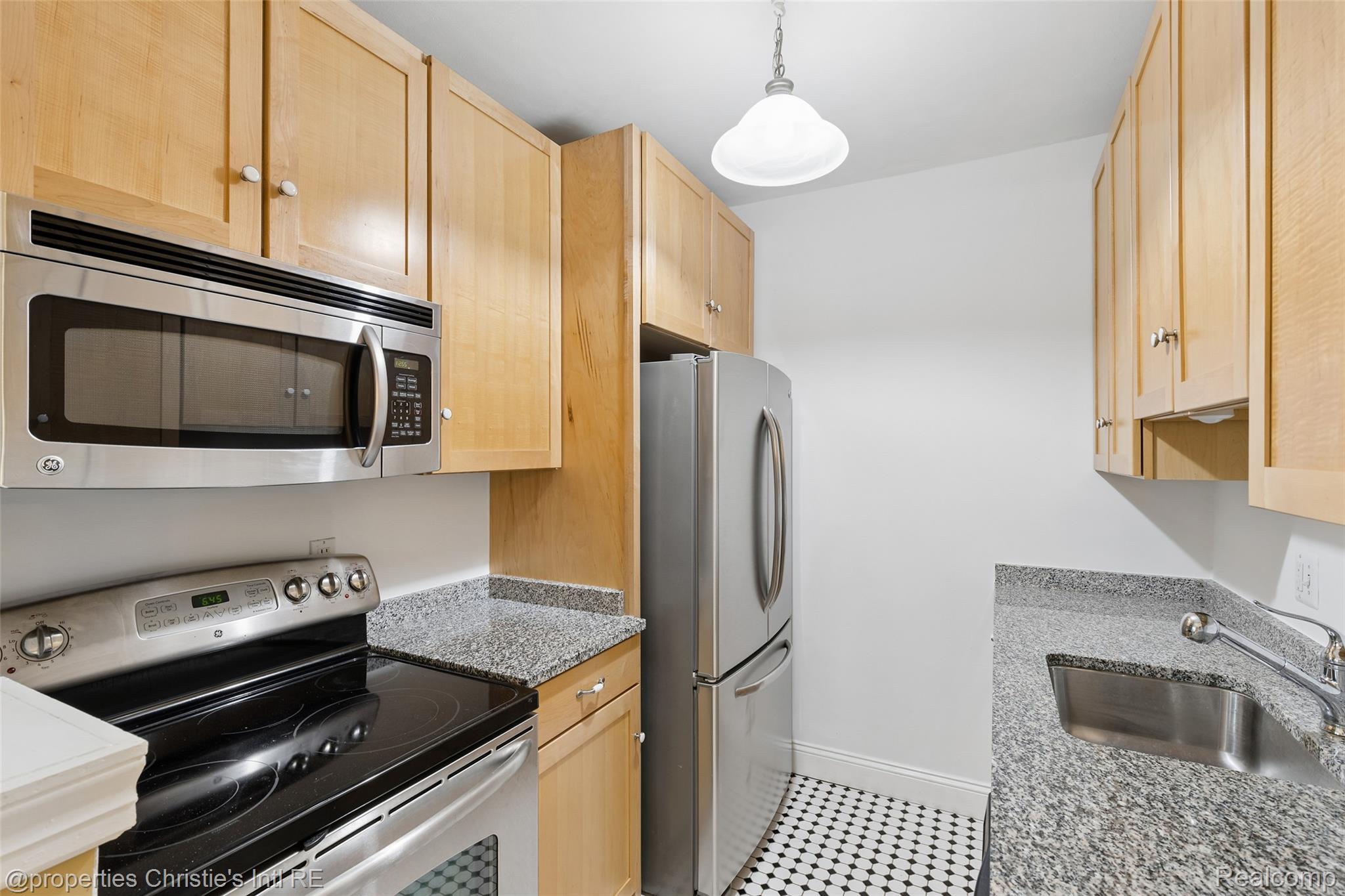 15 E Kirby Street Unit: 1107