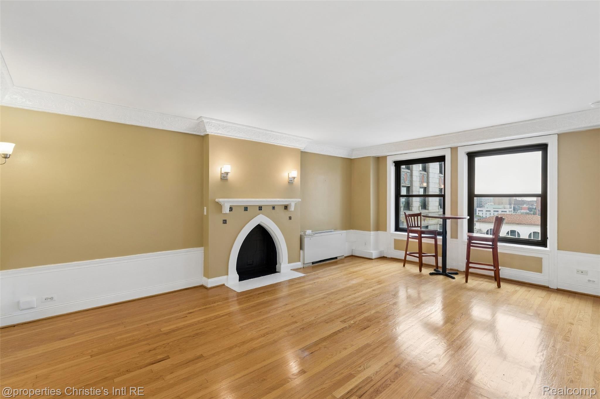 15 E Kirby Street Unit: 1107
