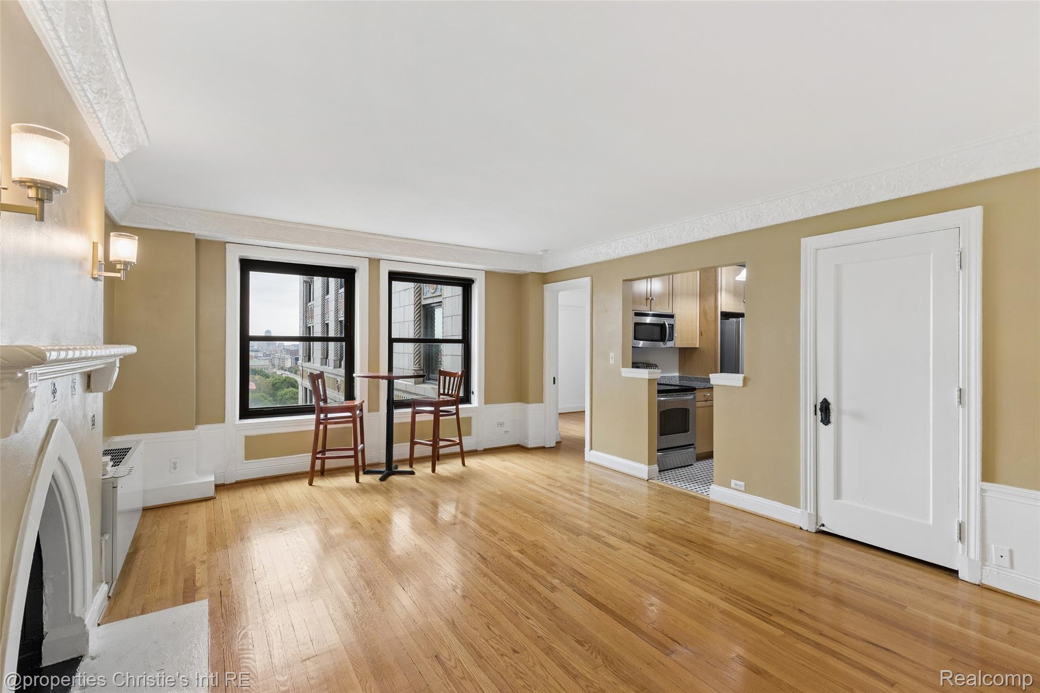 15 E Kirby Street Unit: 1107