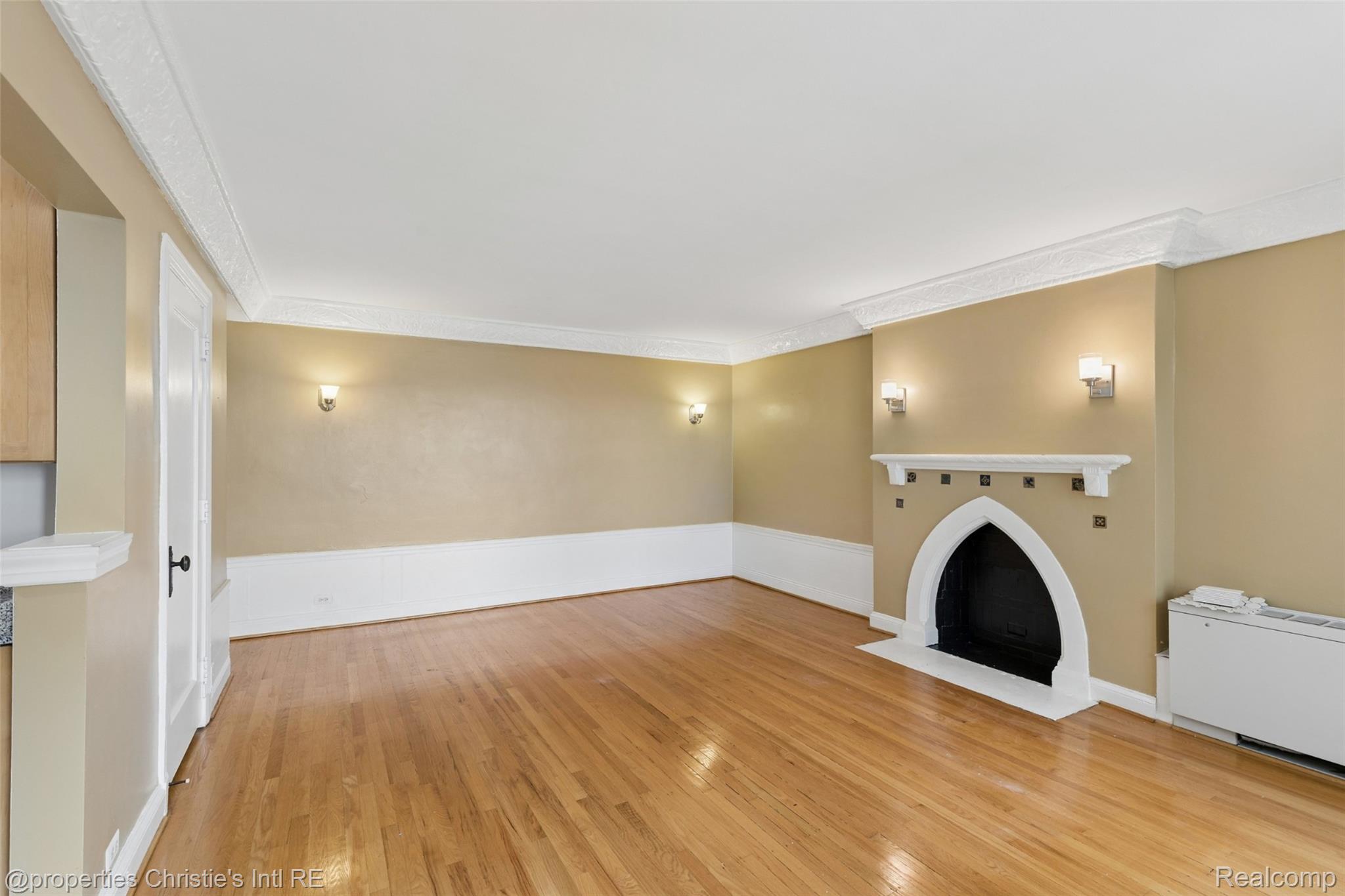 15 E Kirby Street Unit: 1107