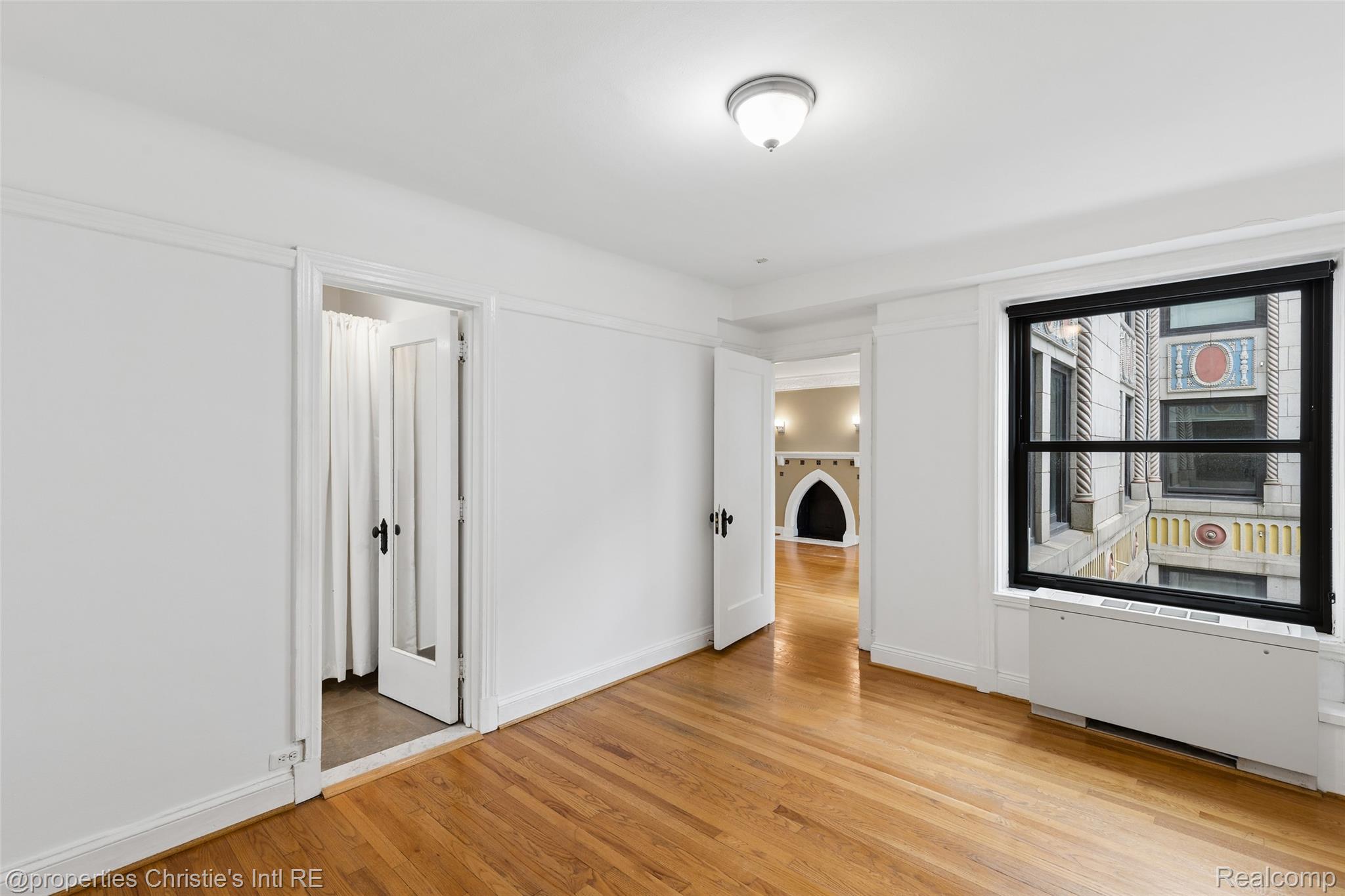 15 E Kirby Street Unit: 1107