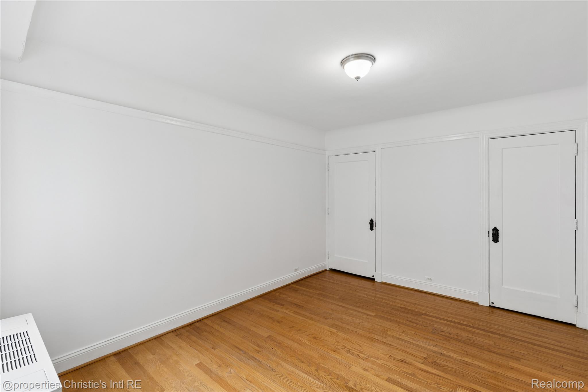 15 E Kirby Street Unit: 1107