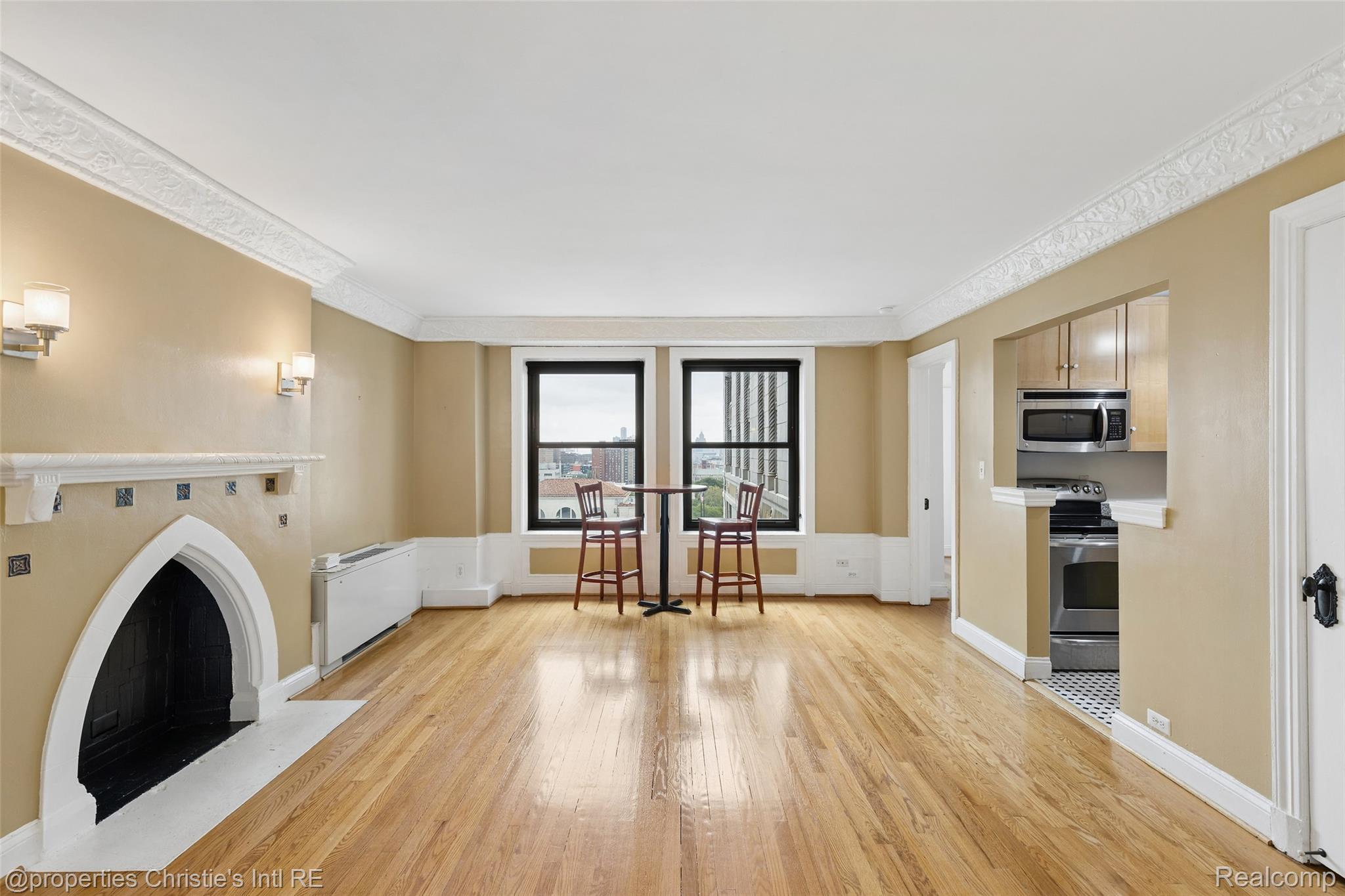 15 E Kirby Street Unit: 1107